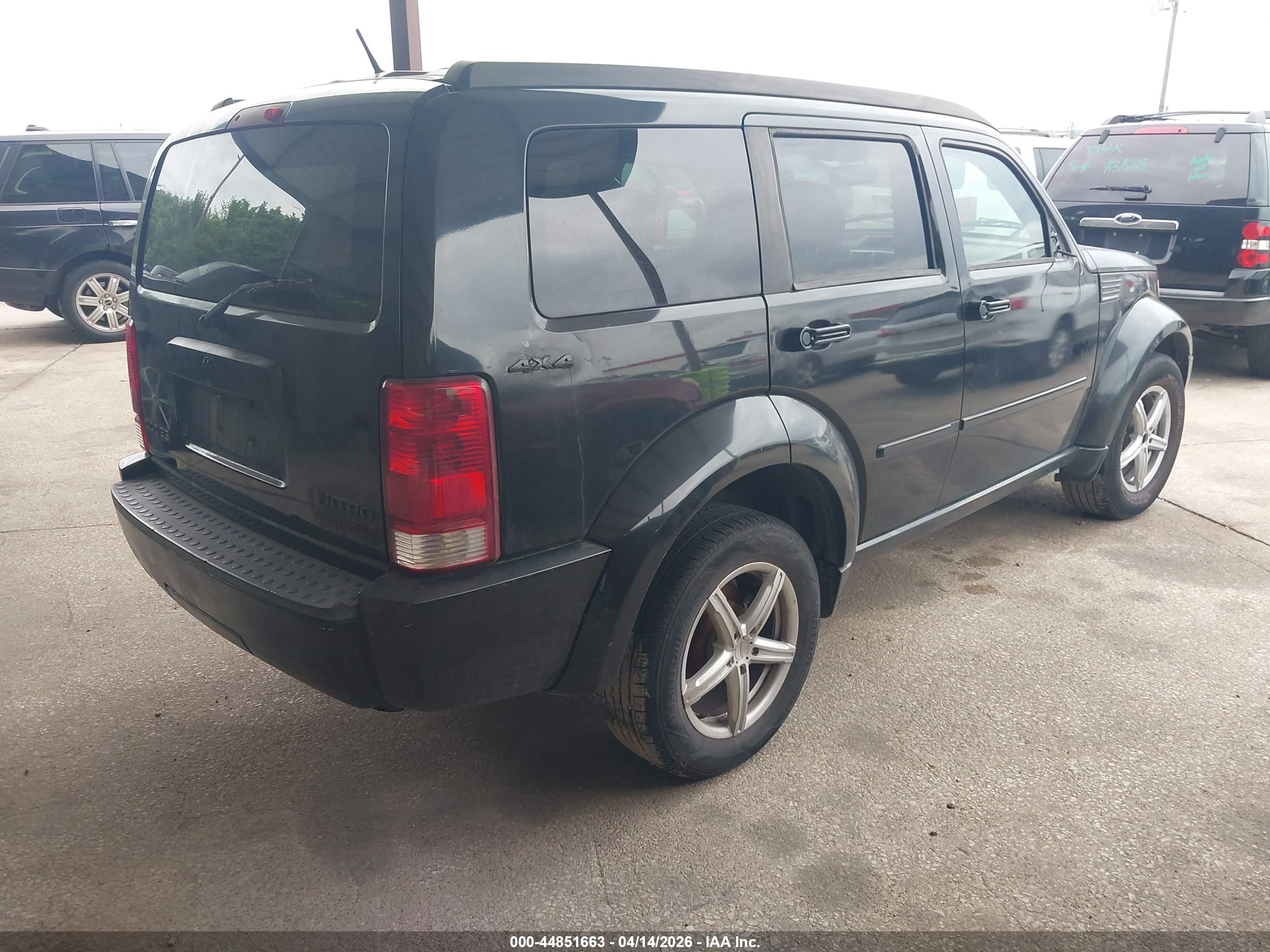 DODGE NITRO image 4