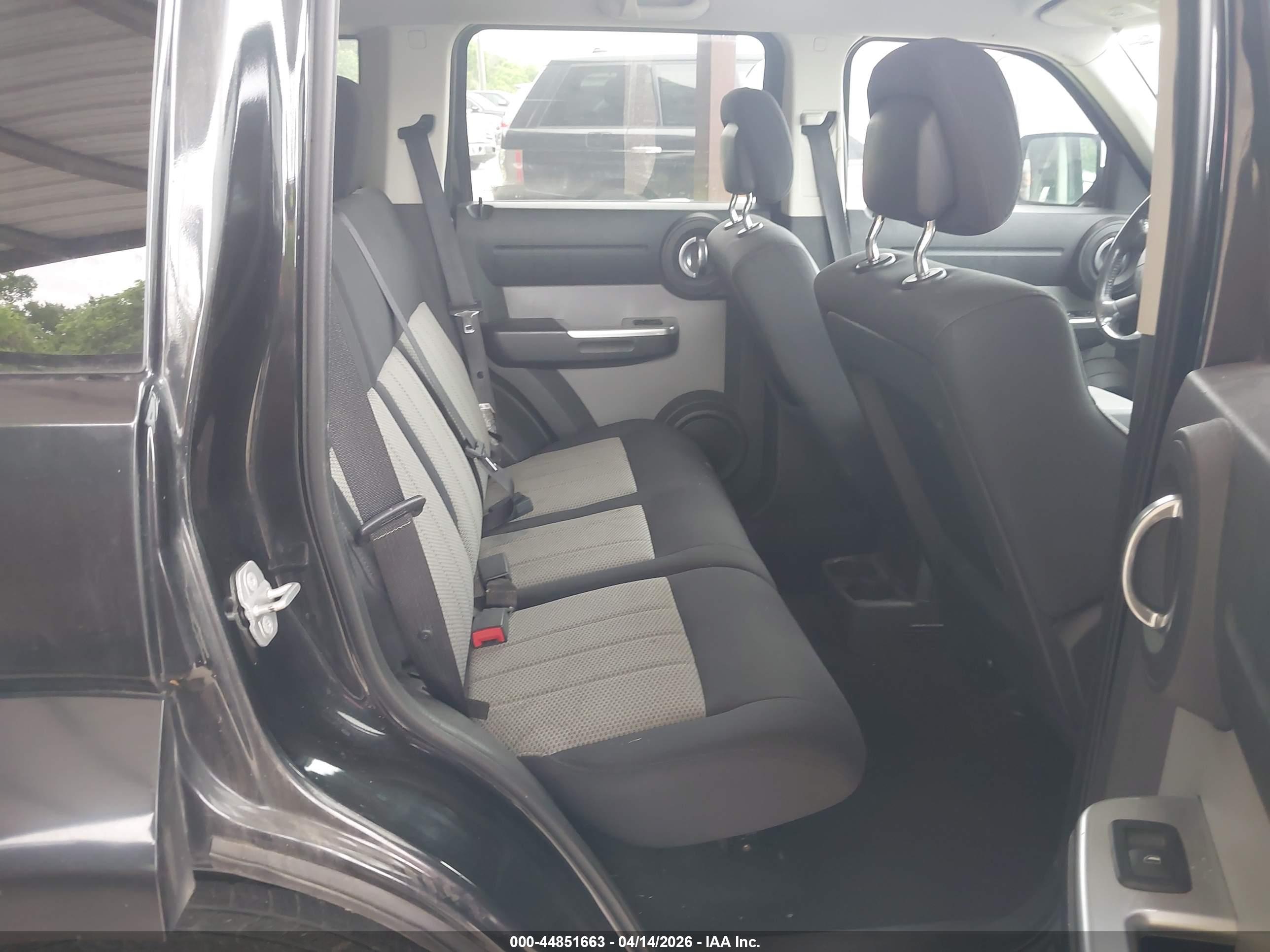 DODGE NITRO image 8
