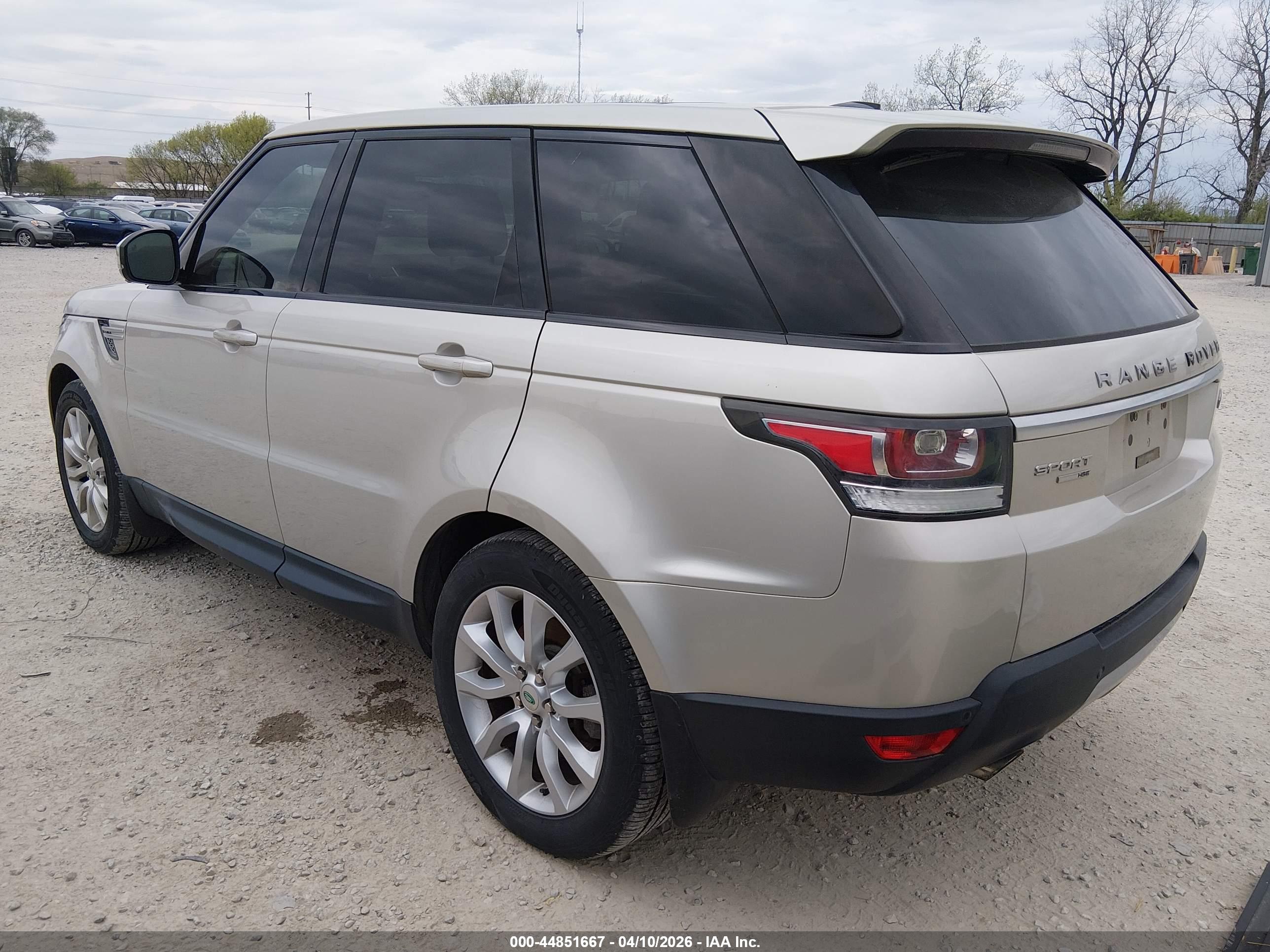 LAND ROVER image 3