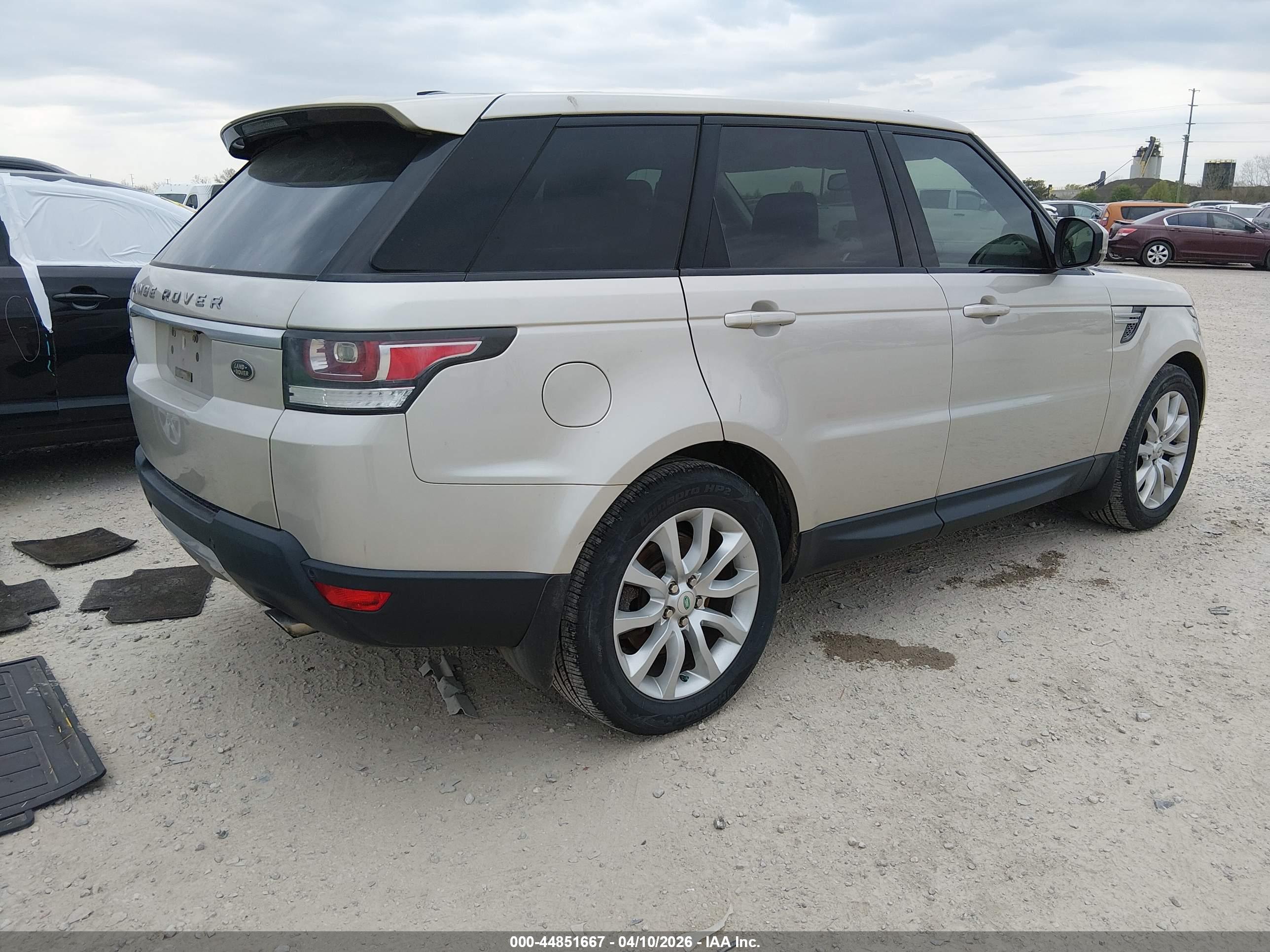 LAND ROVER image 4