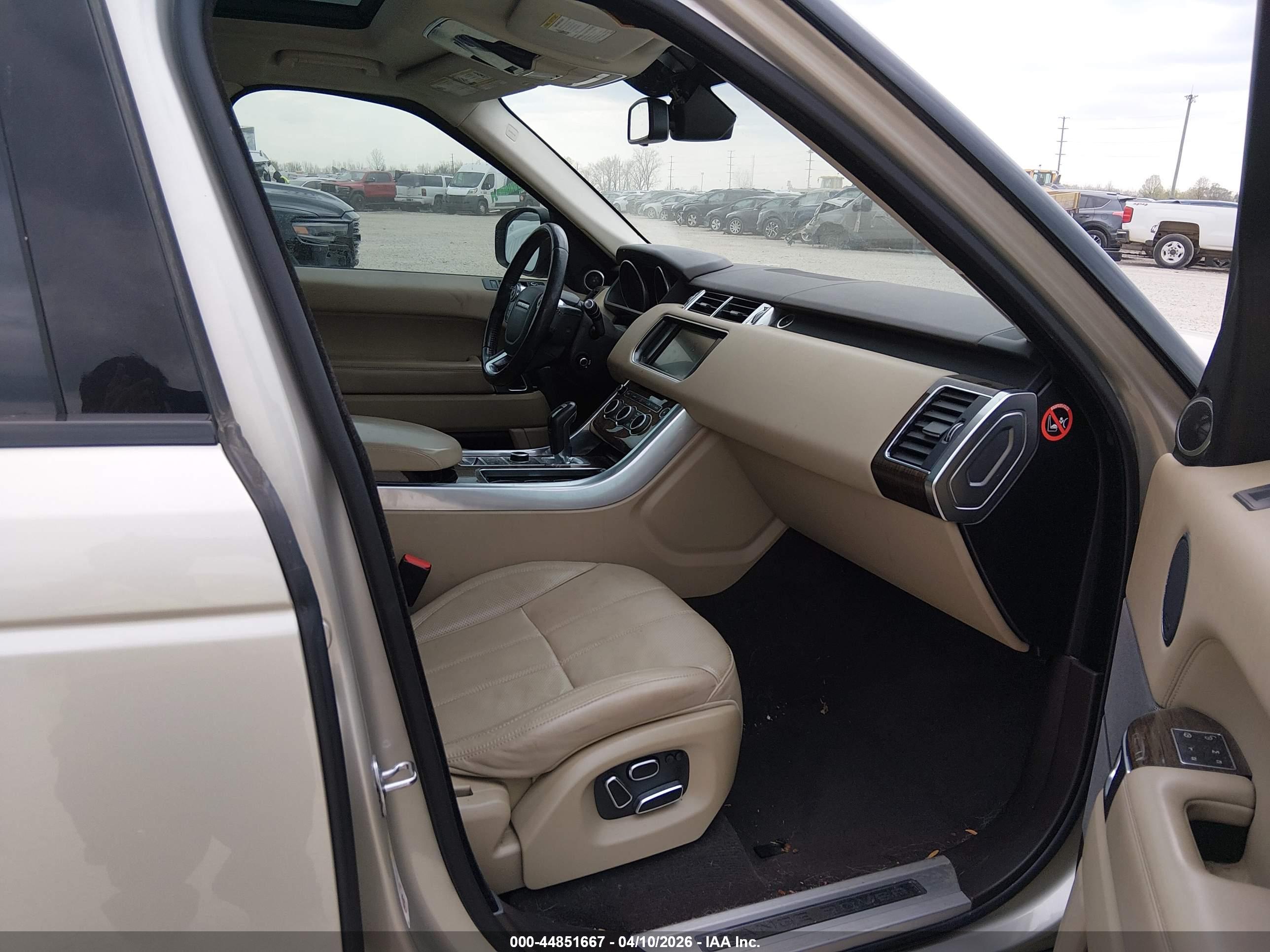 LAND ROVER image 5