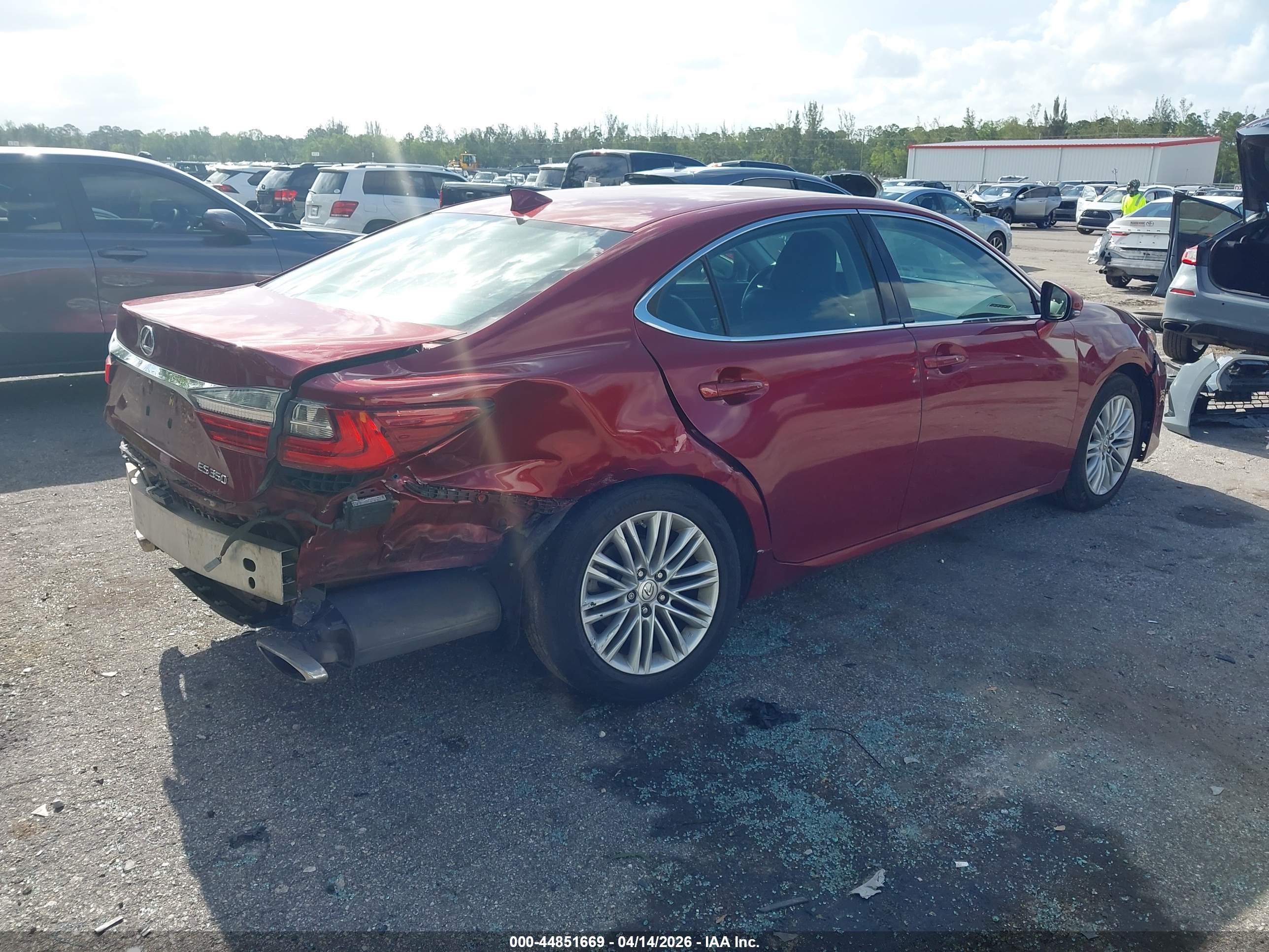 LEXUS ES image 4
