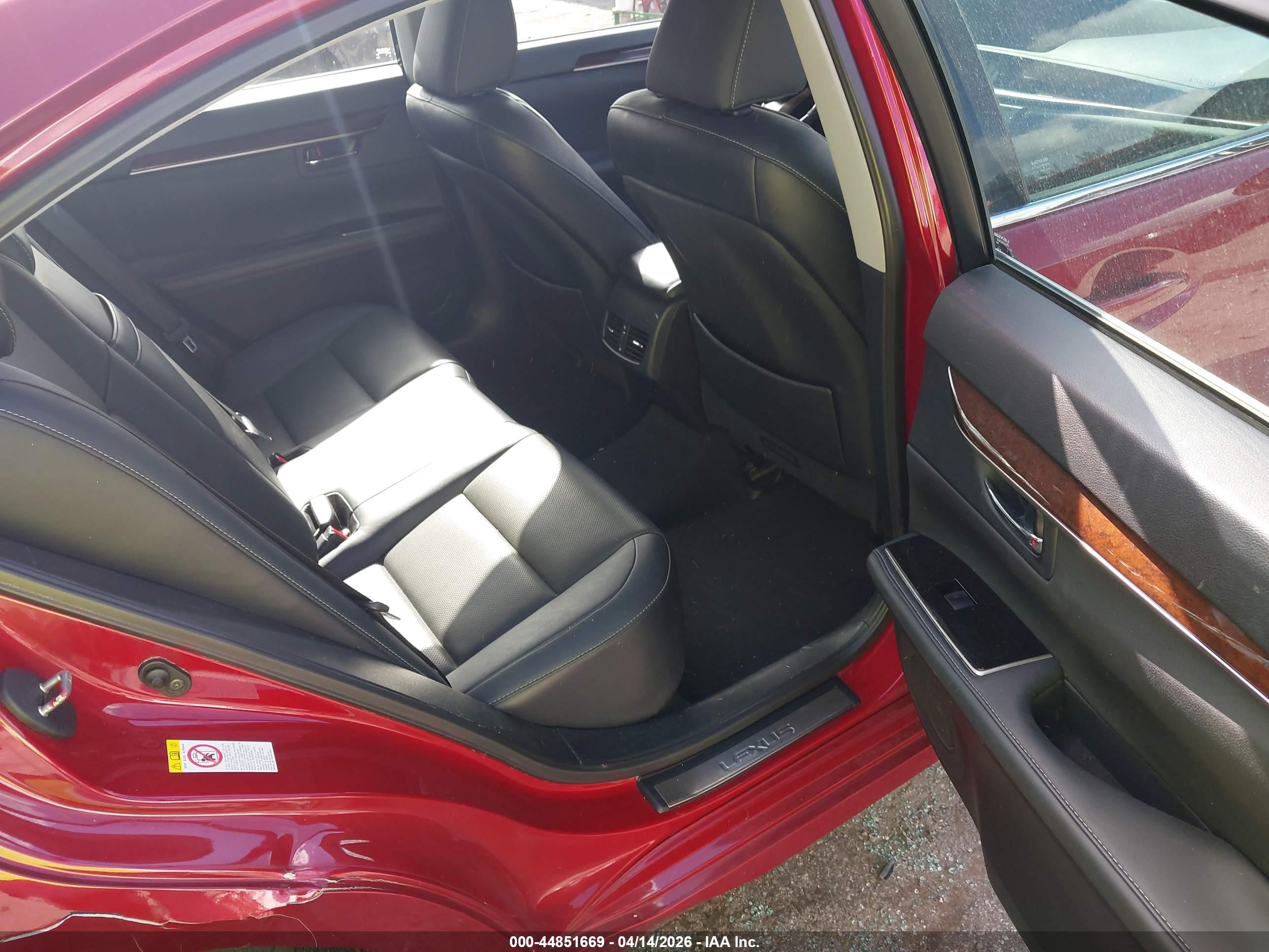 LEXUS ES image 8
