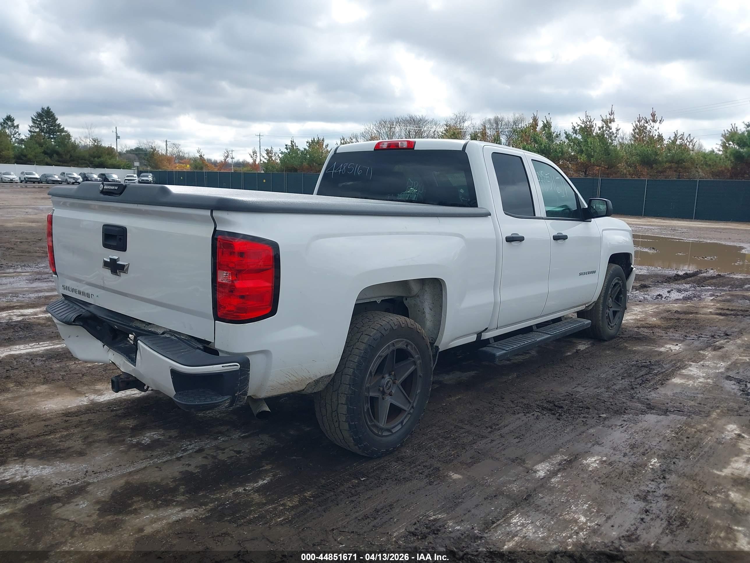 CHEVROLET SILVERADO image 4