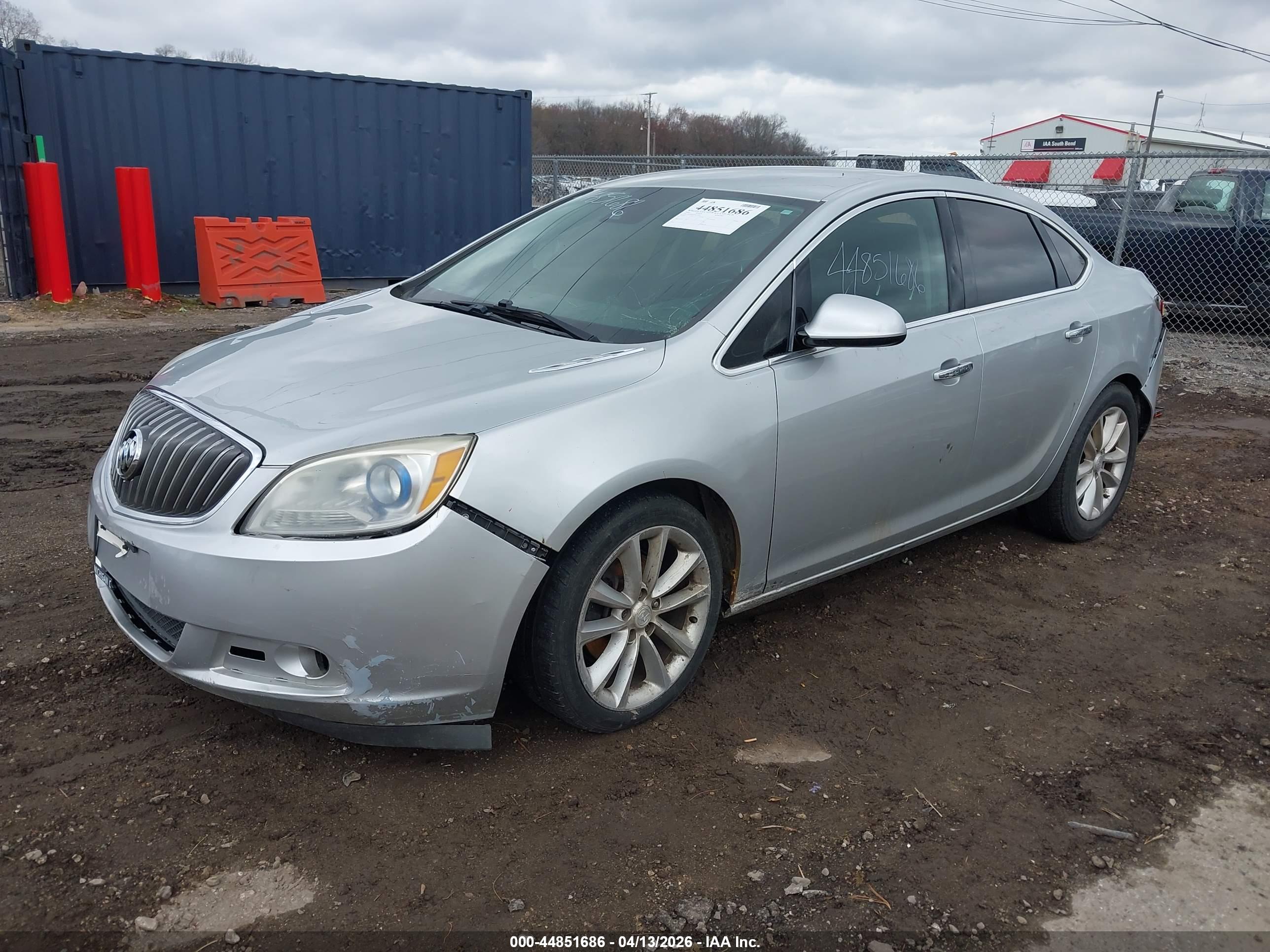 BUICK VERANO image 2