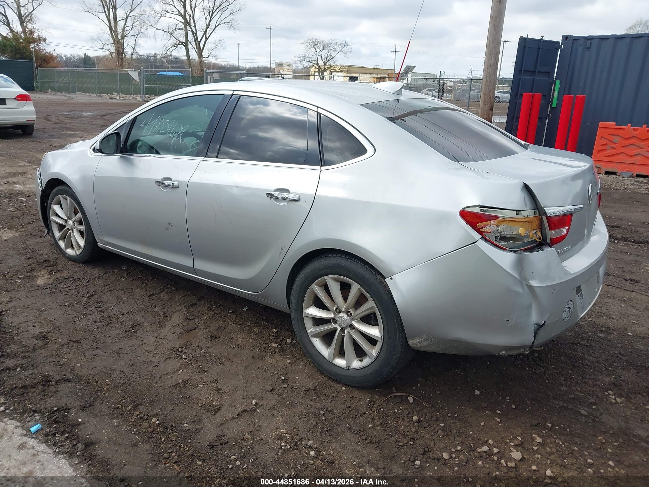 BUICK VERANO image 3