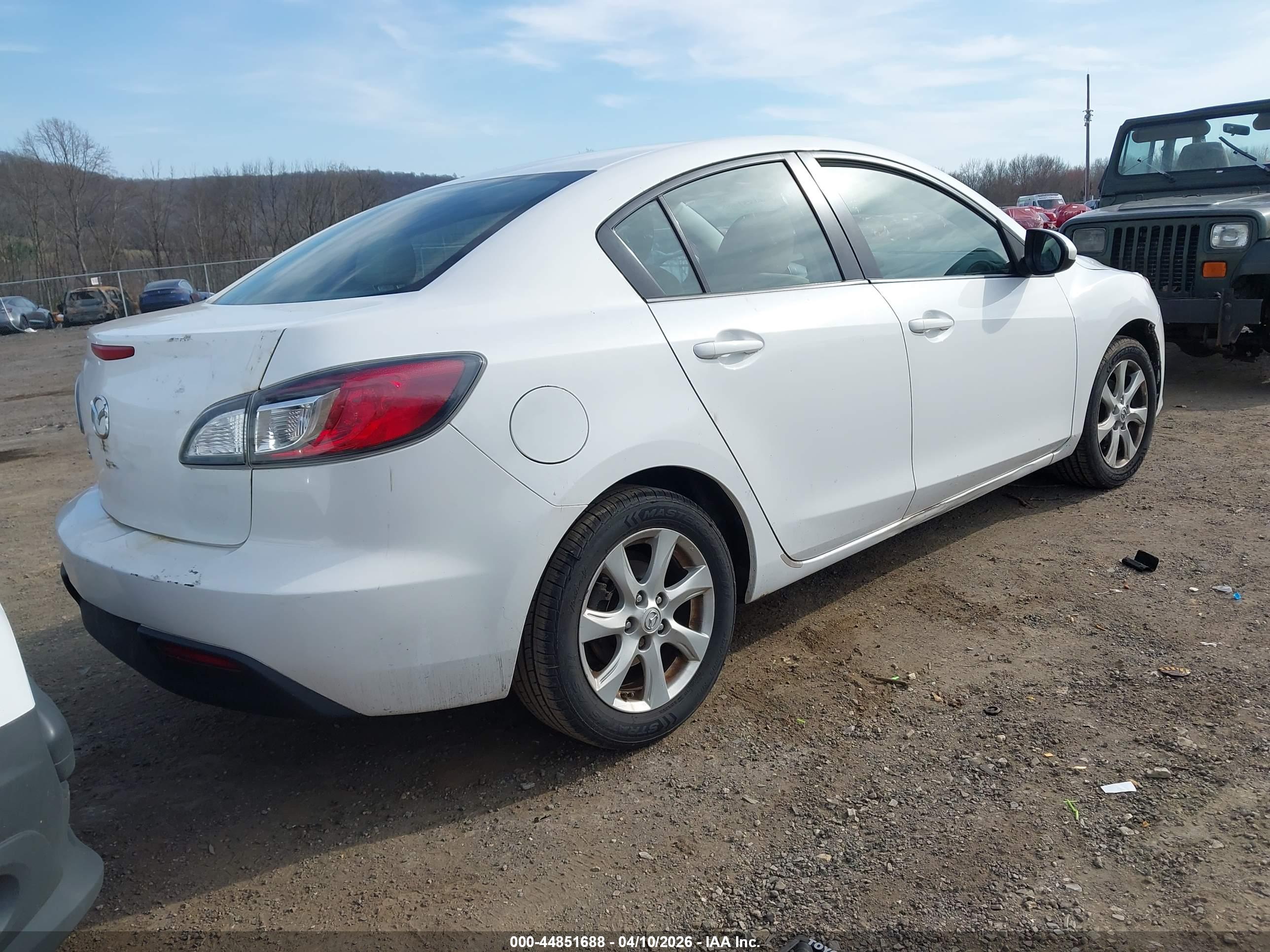 MAZDA MAZDA3 image 4