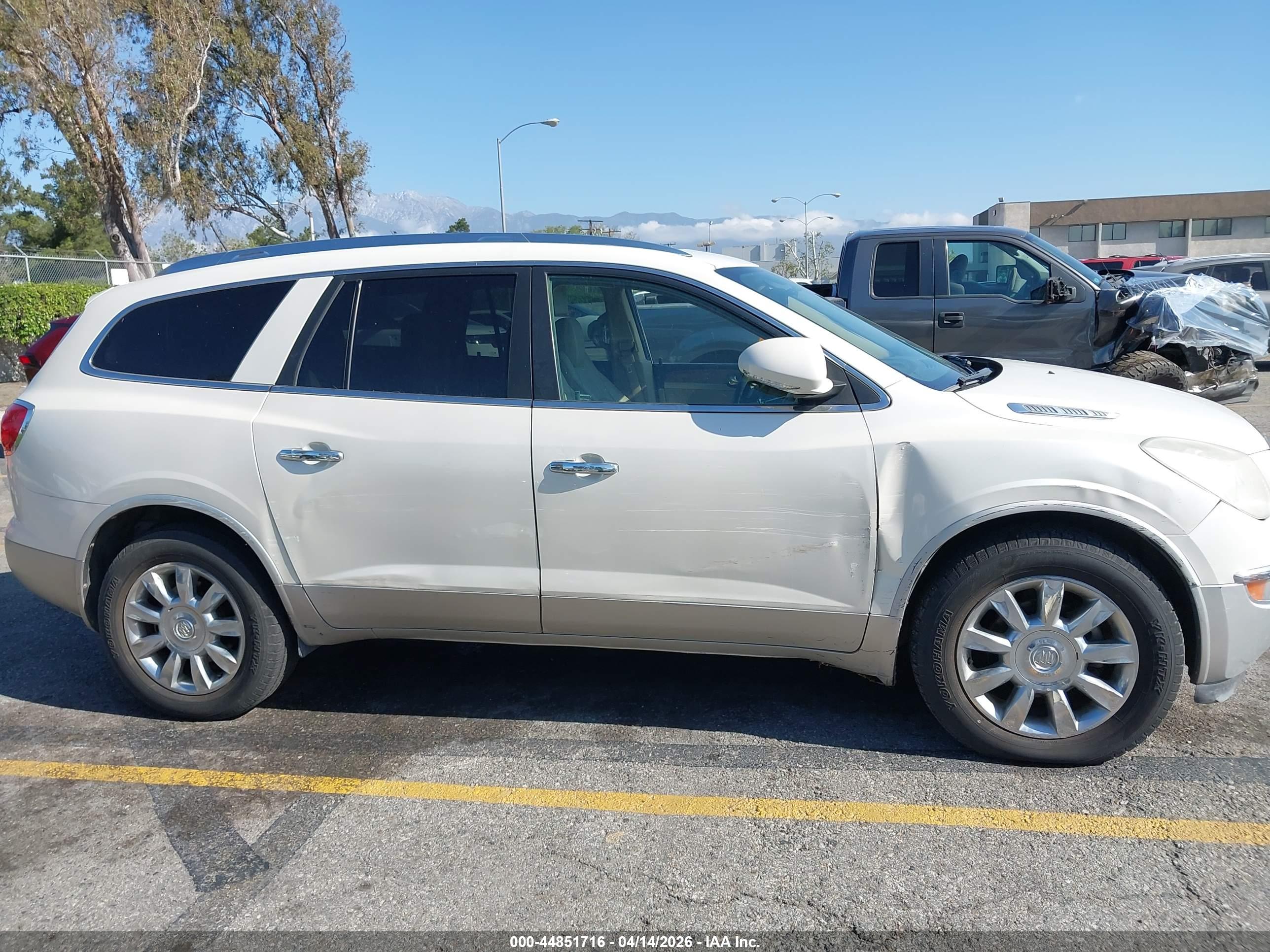 BUICK ENCLAVE image 6