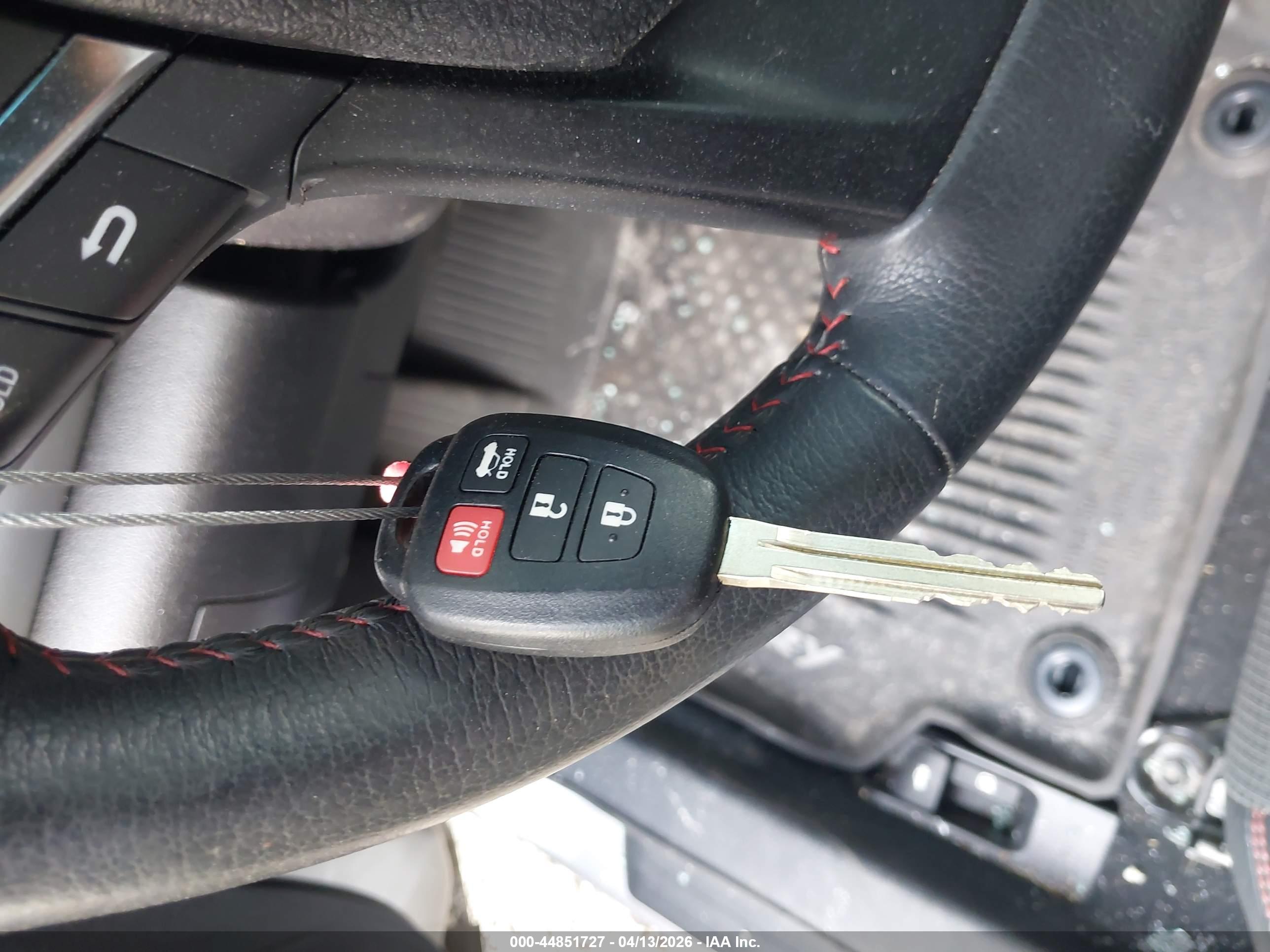 TOYOTA CAMRY image 11