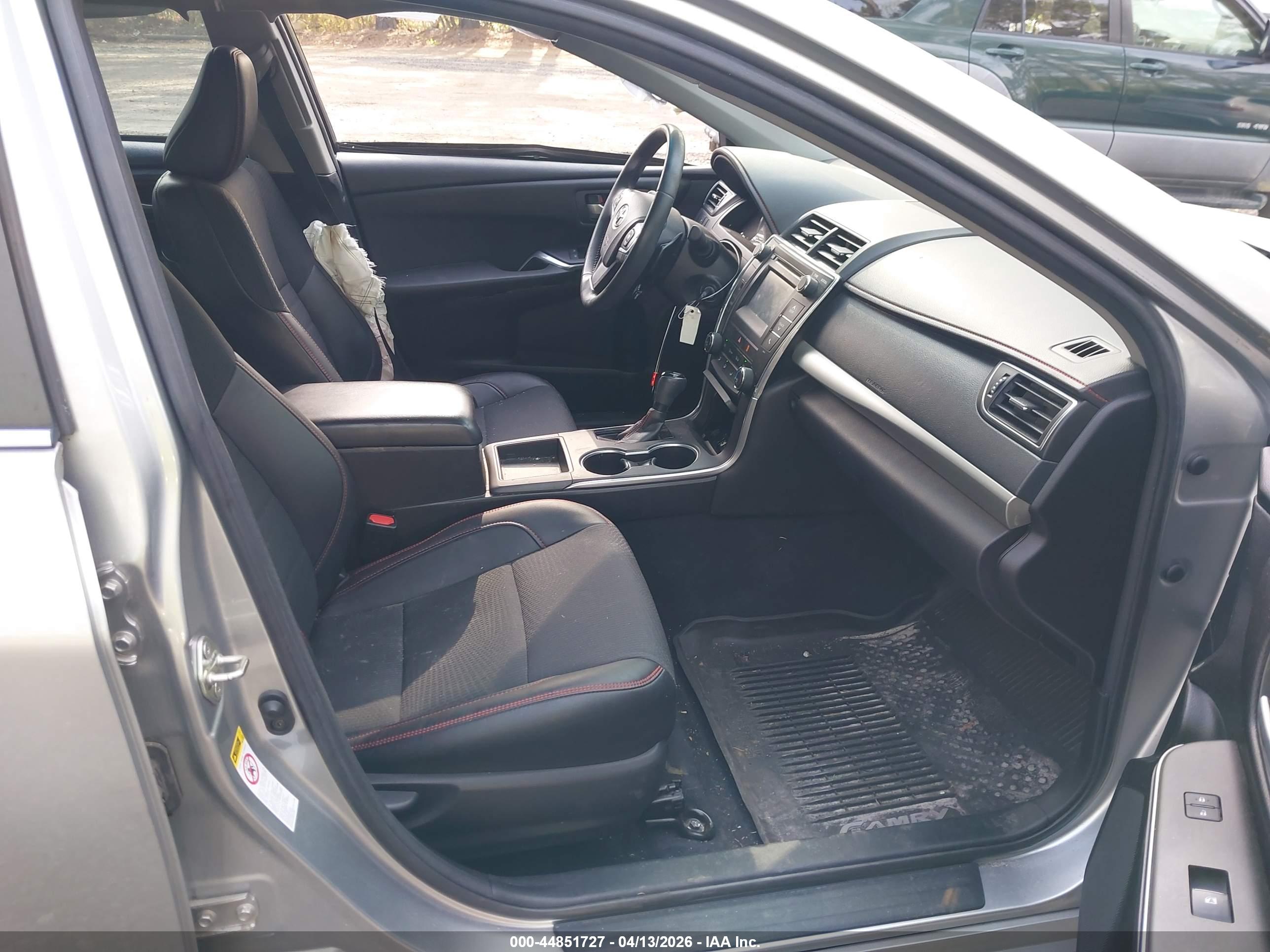TOYOTA CAMRY image 5