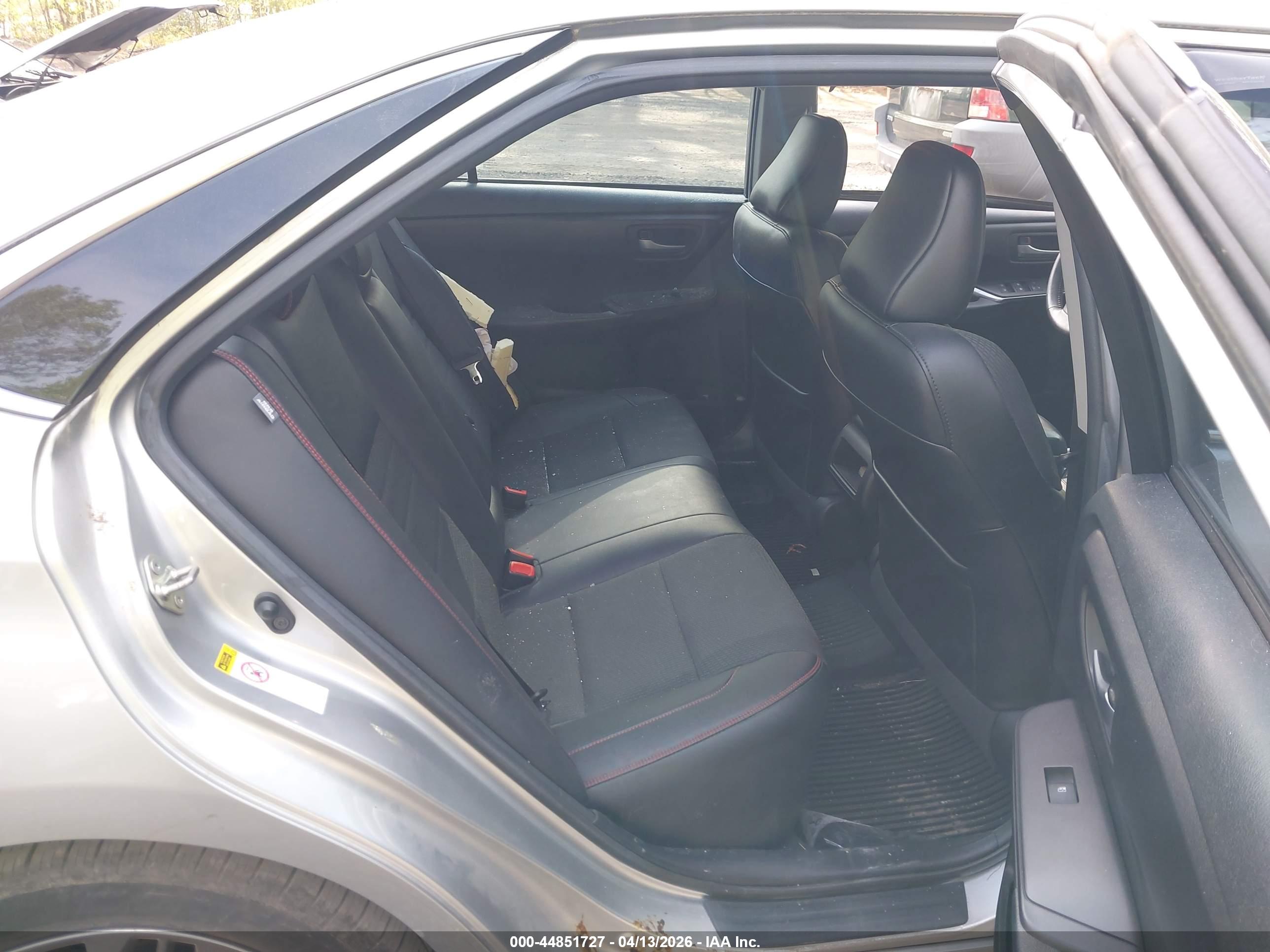 TOYOTA CAMRY image 8