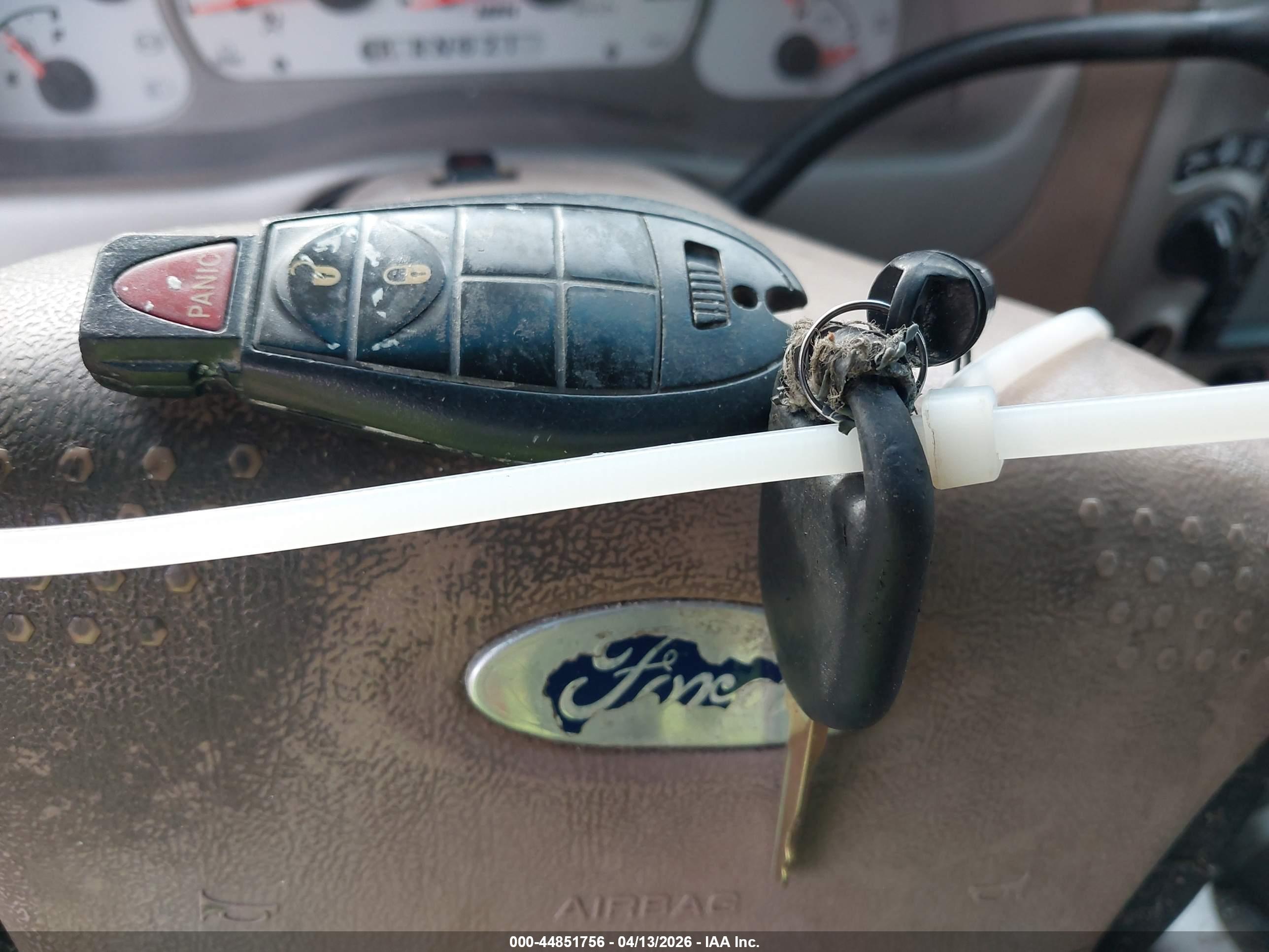 FORD EXPLORER image 11