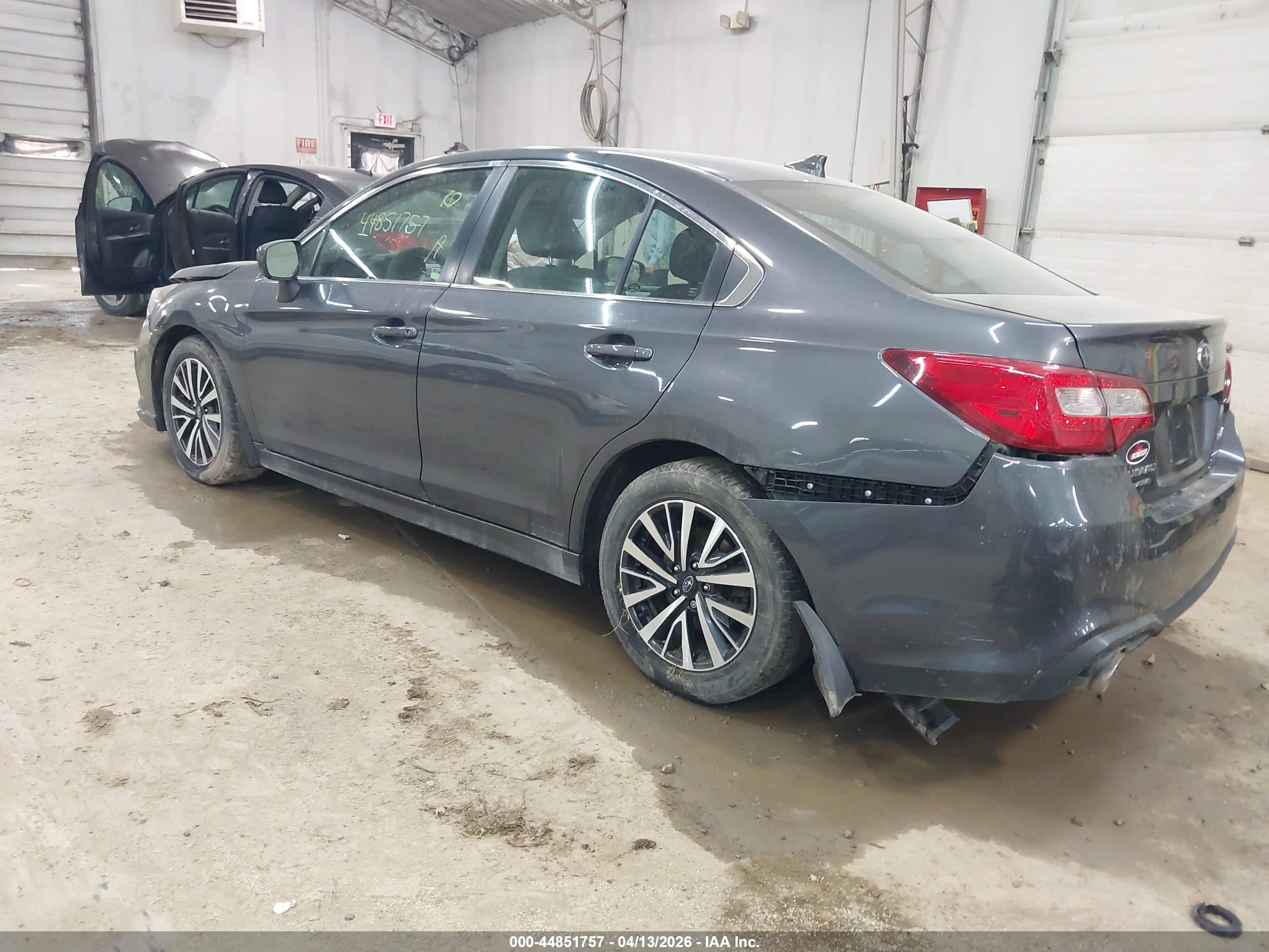SUBARU LEGACY image 3