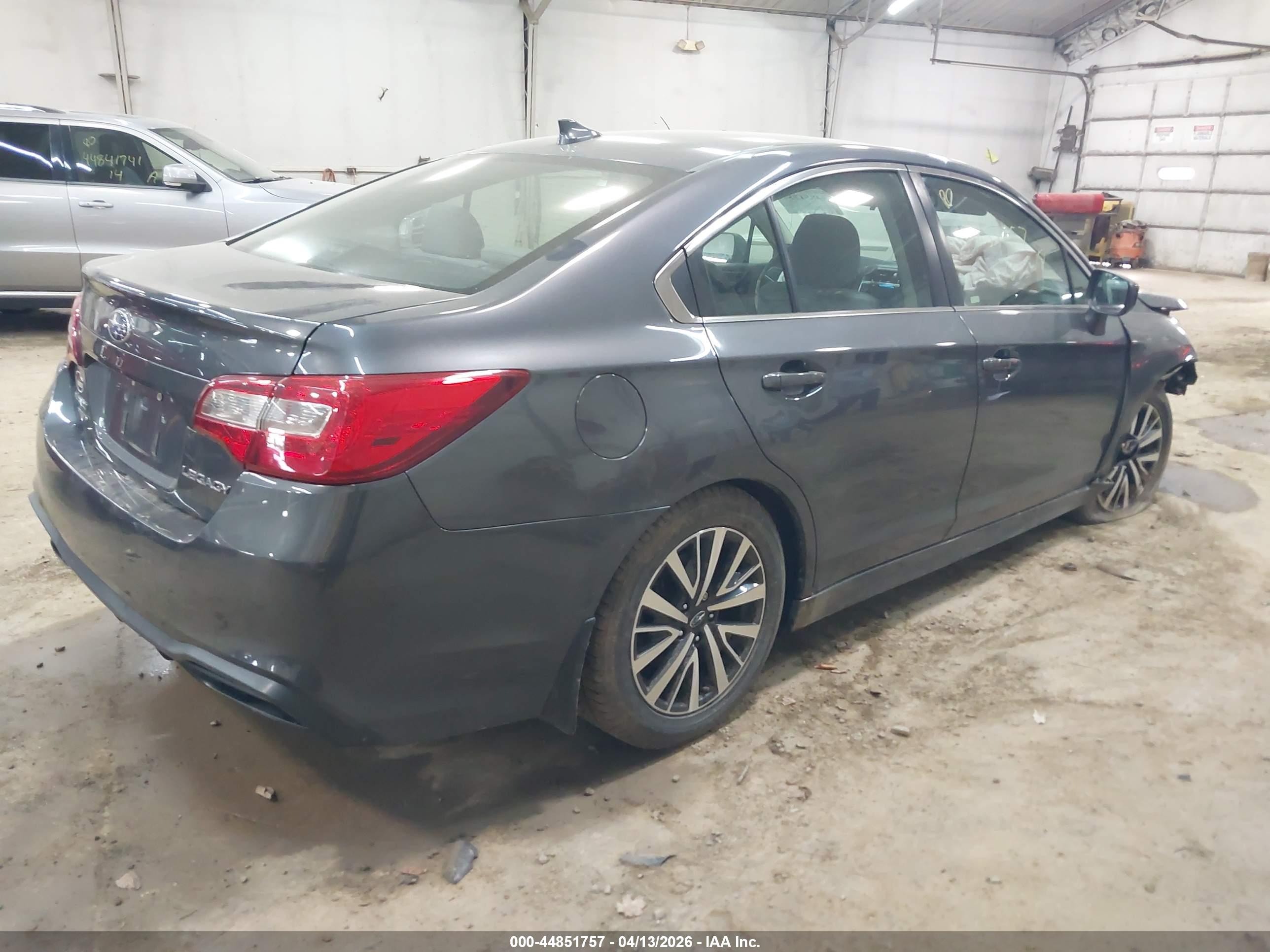 SUBARU LEGACY image 4