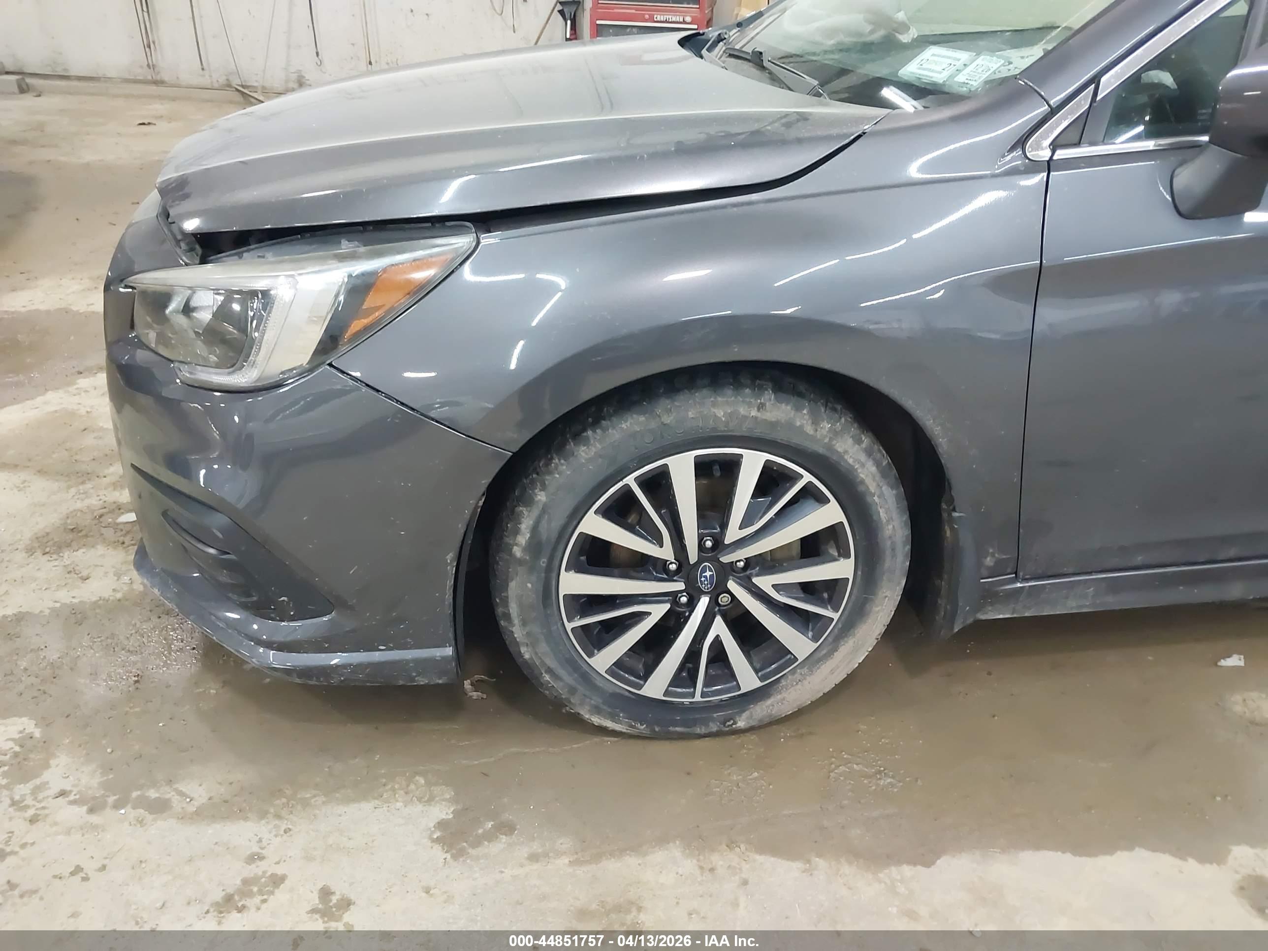 SUBARU LEGACY image 6