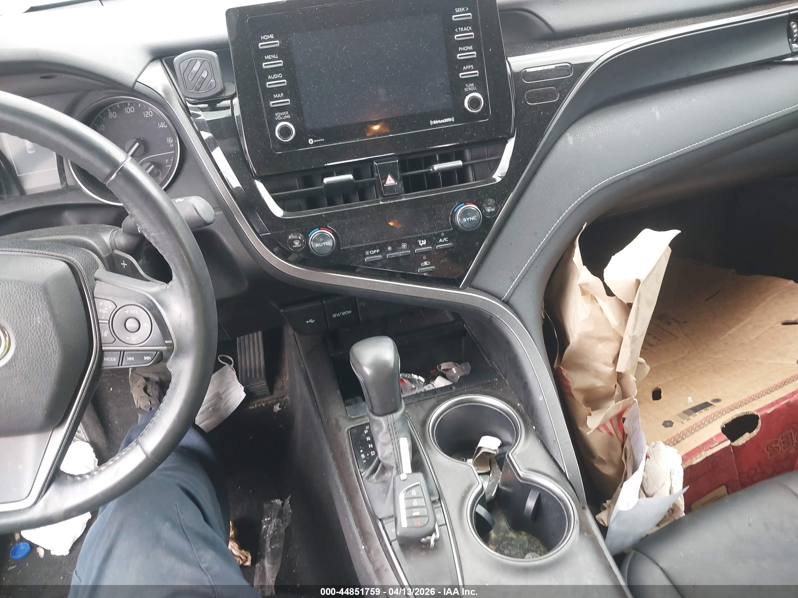 TOYOTA CAMRY image 11