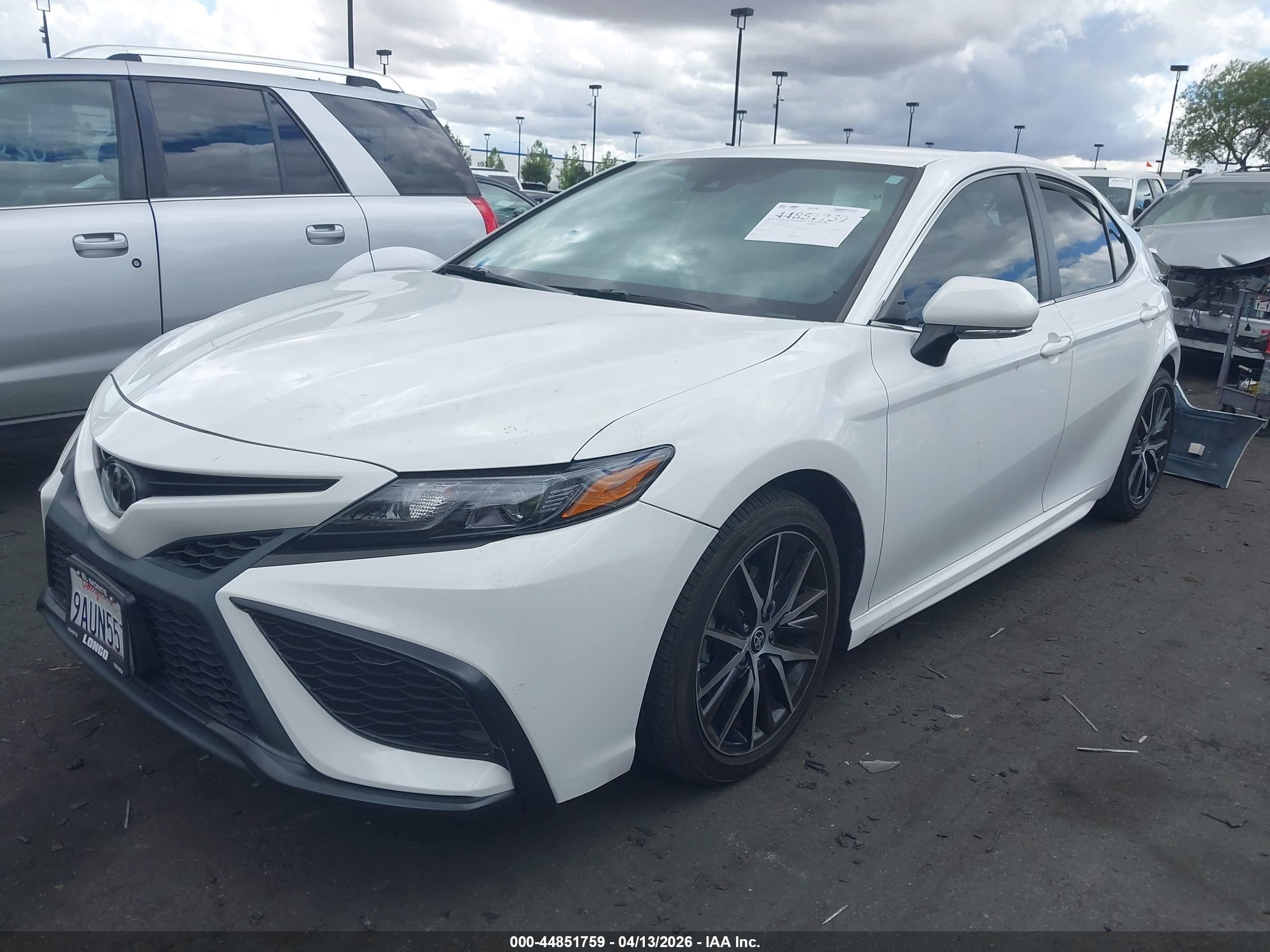 TOYOTA CAMRY image 2