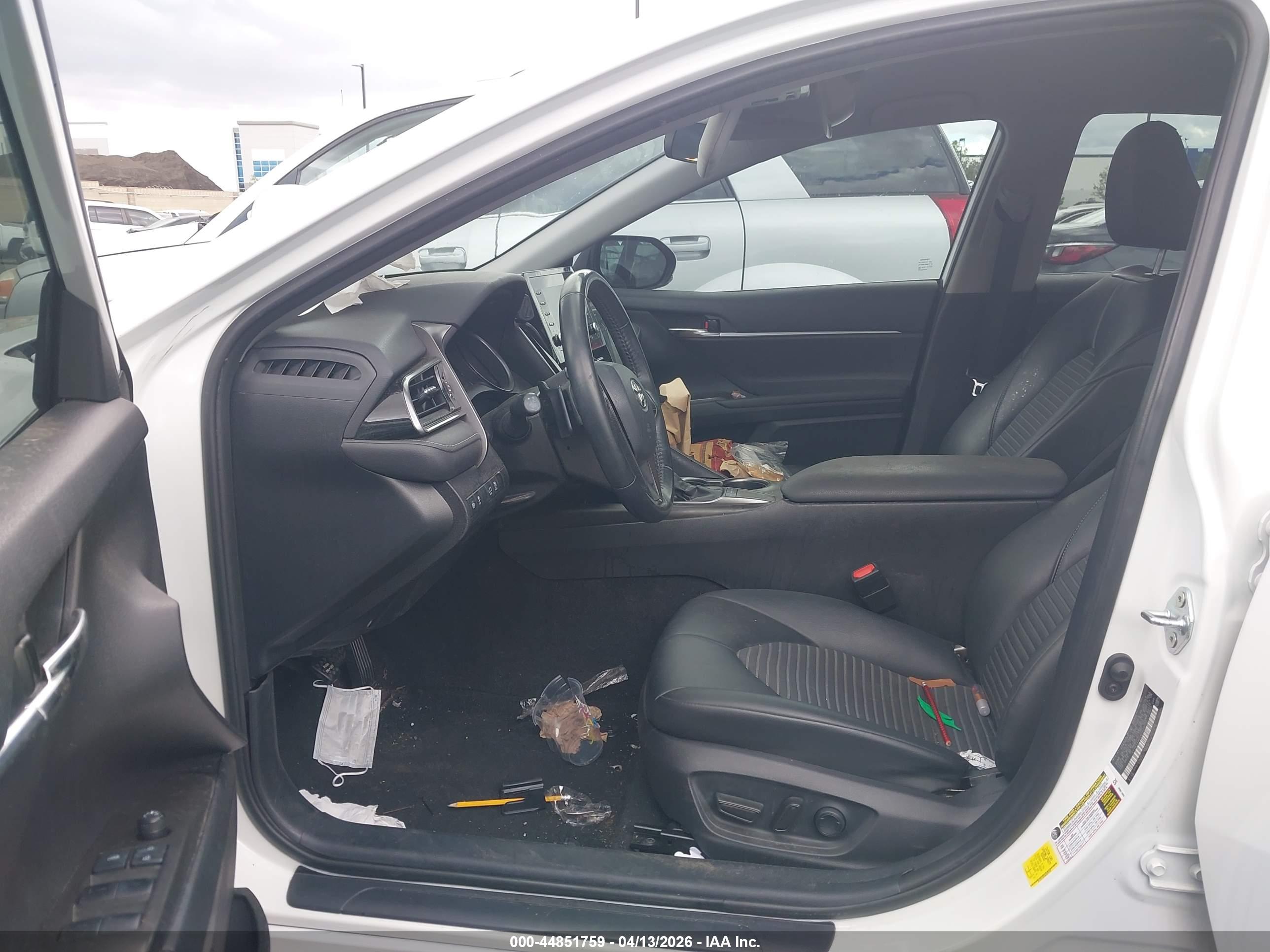 TOYOTA CAMRY image 5