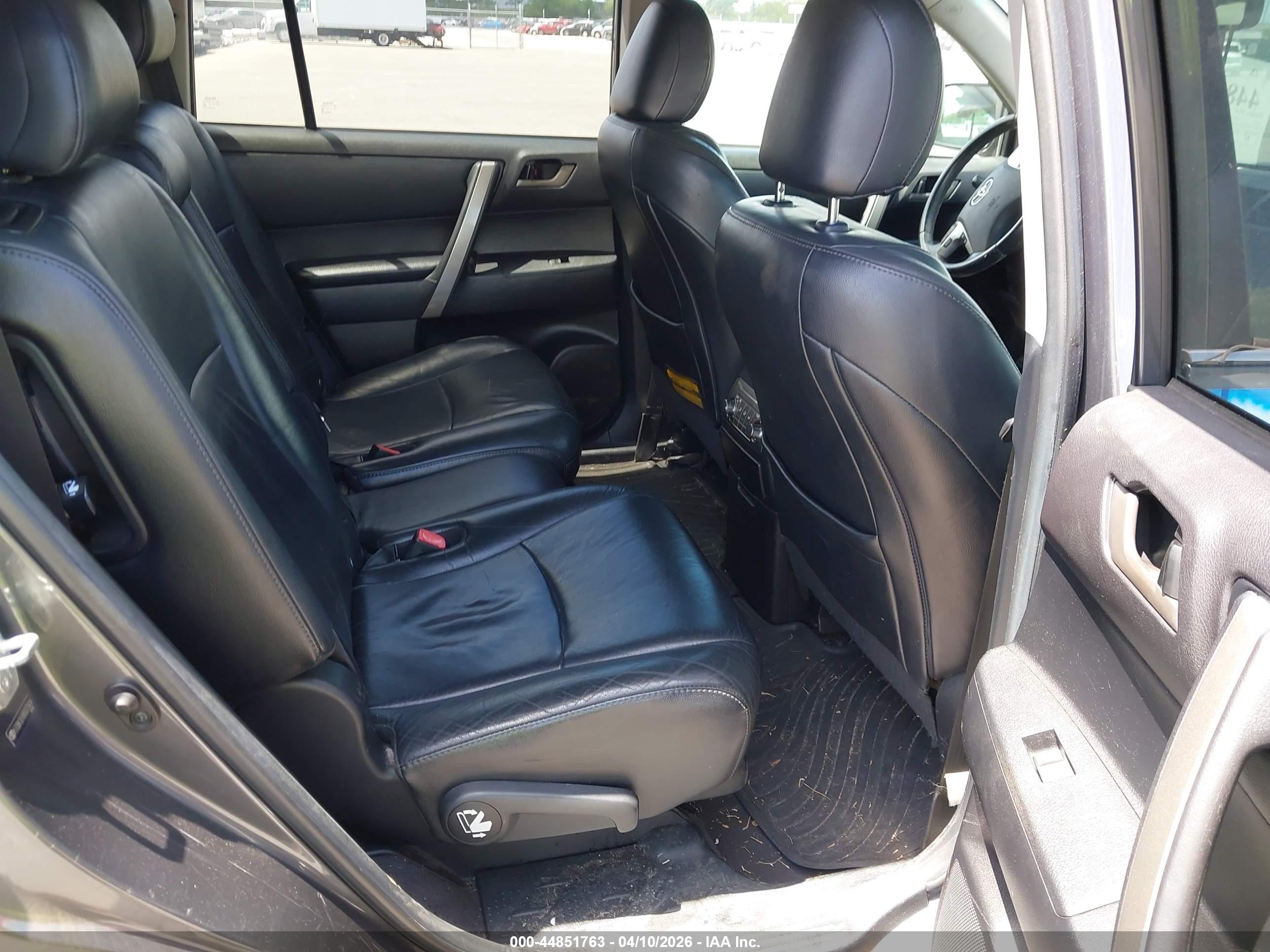 TOYOTA HIGHLANDER image 8