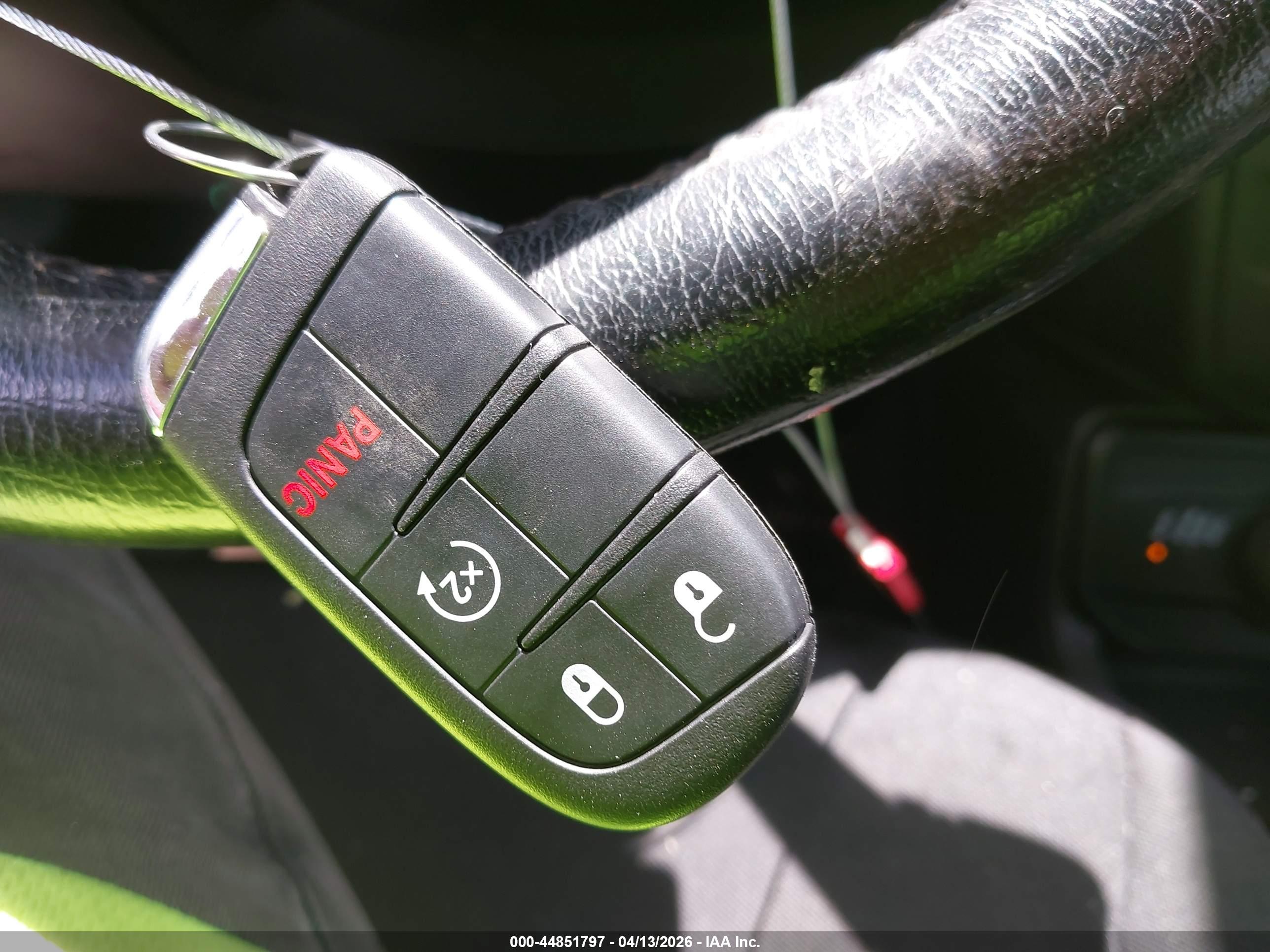 JEEP RENEGADE image 11