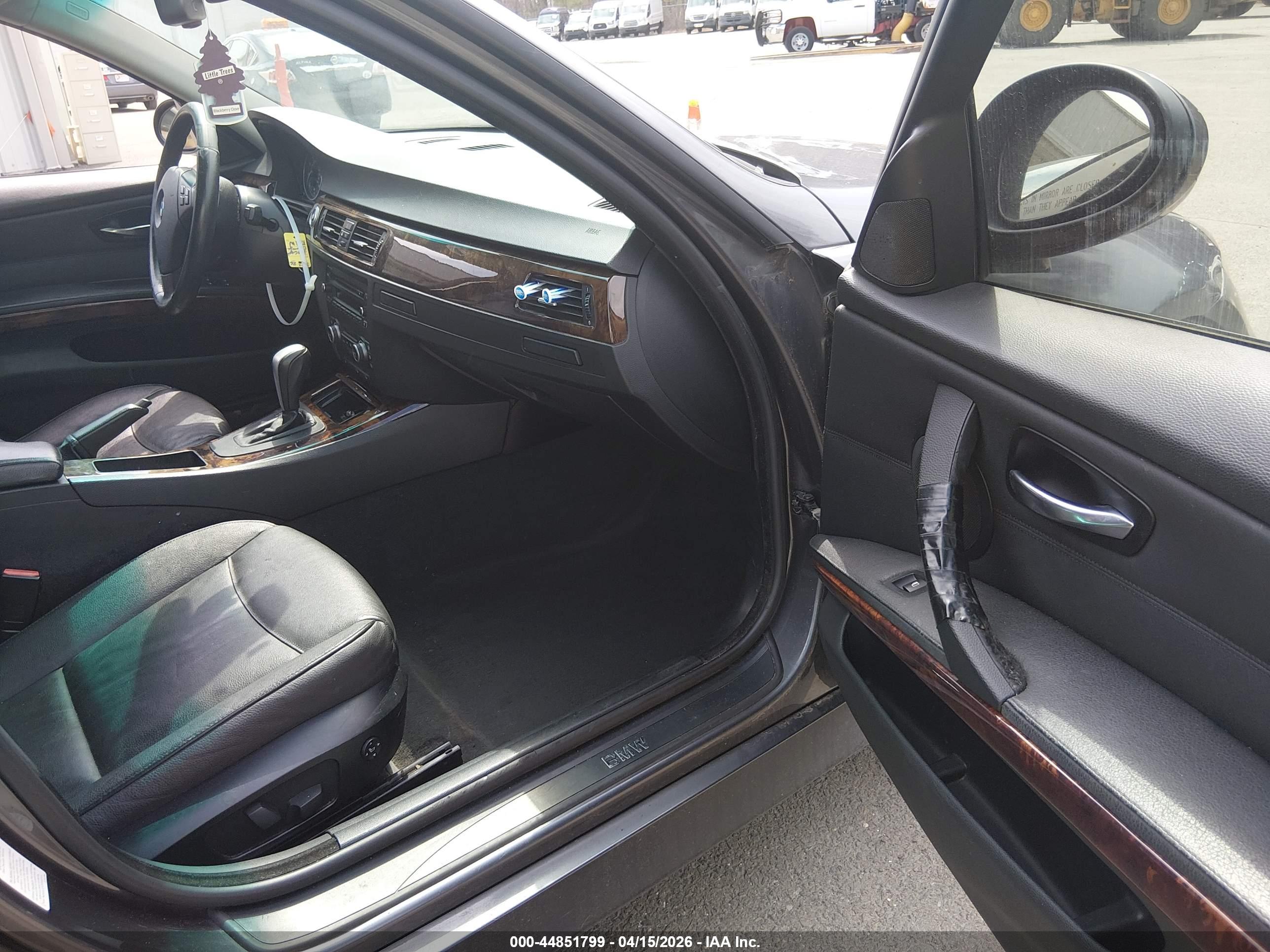 BMW 328XI image 5