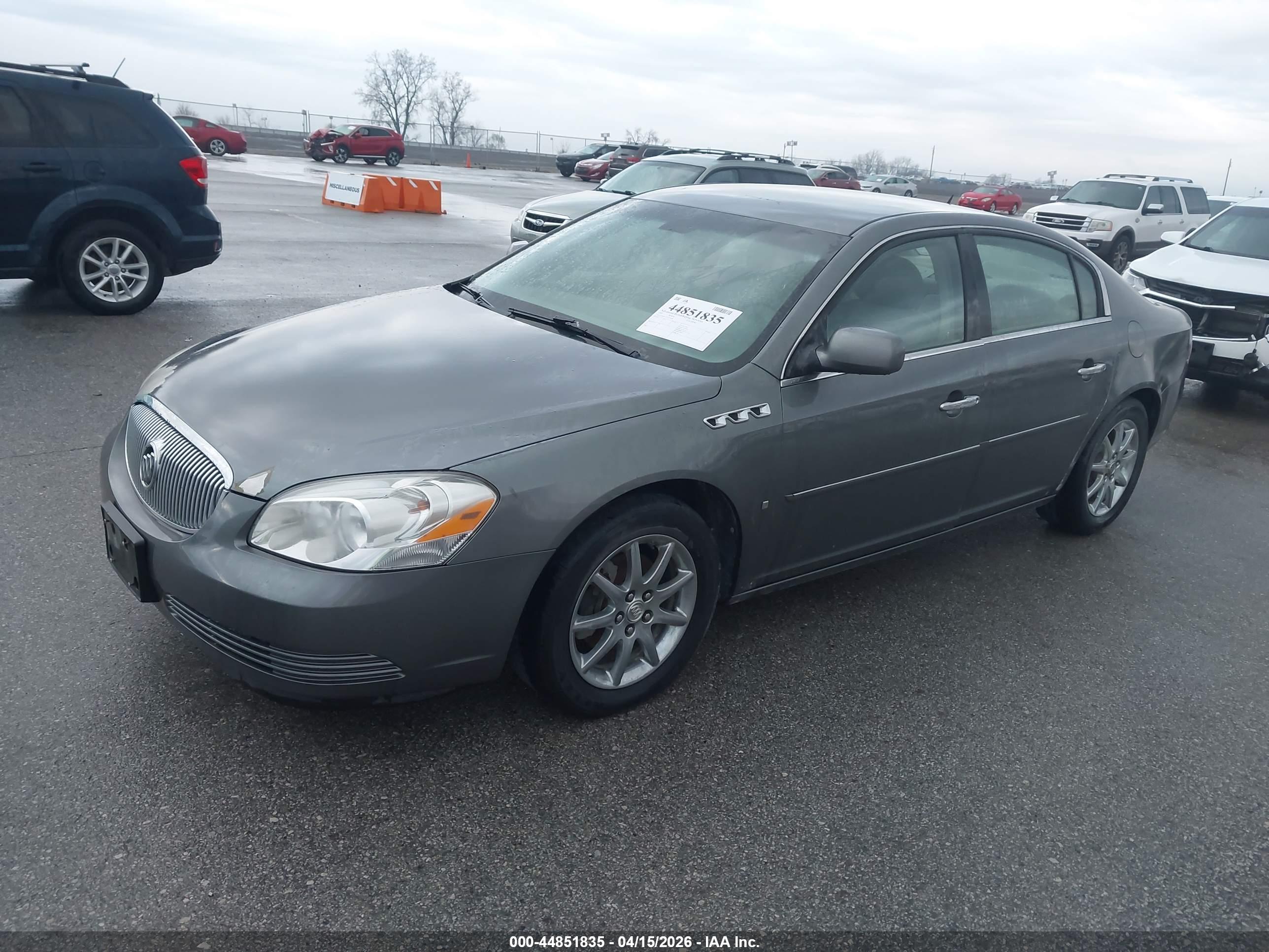 BUICK LUCERNE image 2