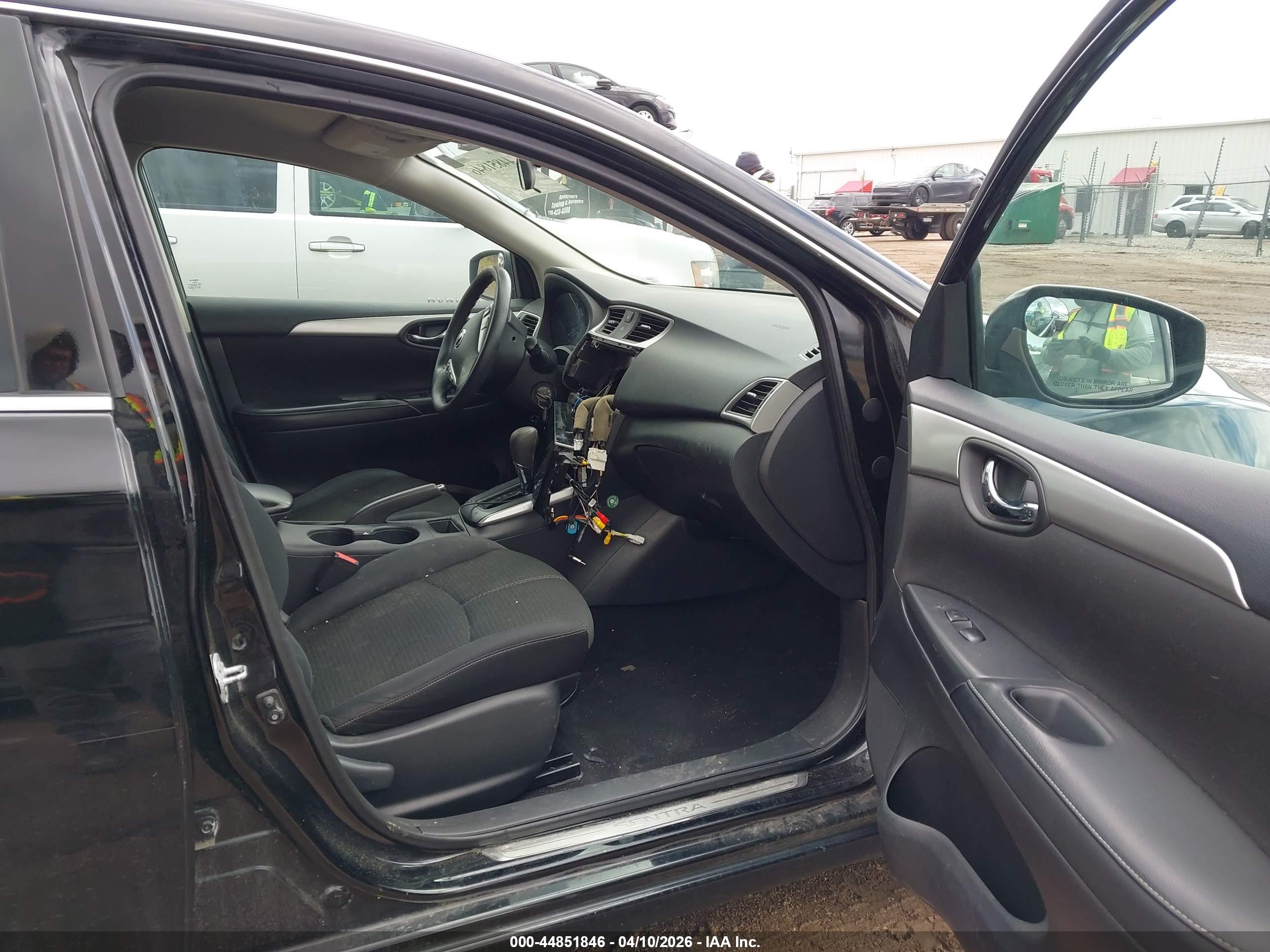 NISSAN SENTRA image 5