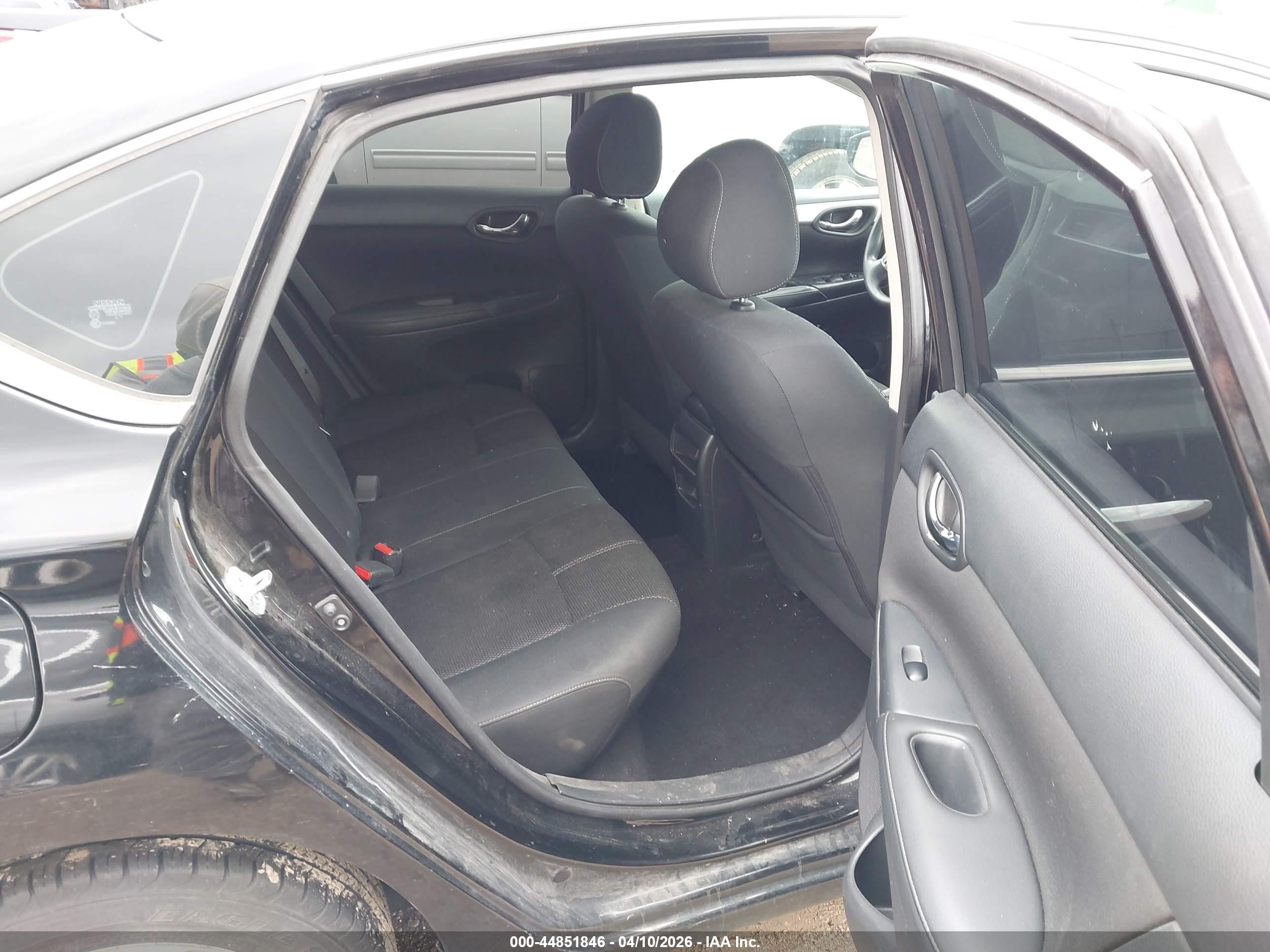 NISSAN SENTRA image 8