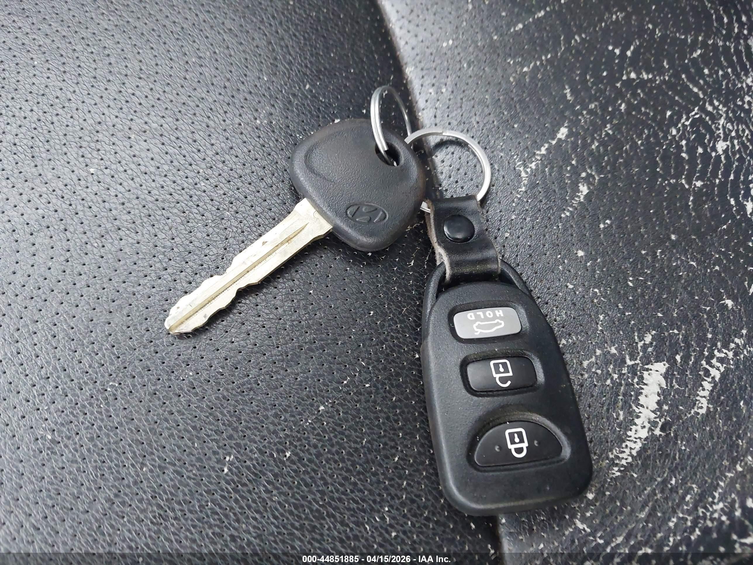 HYUNDAI ELANTRA image 11