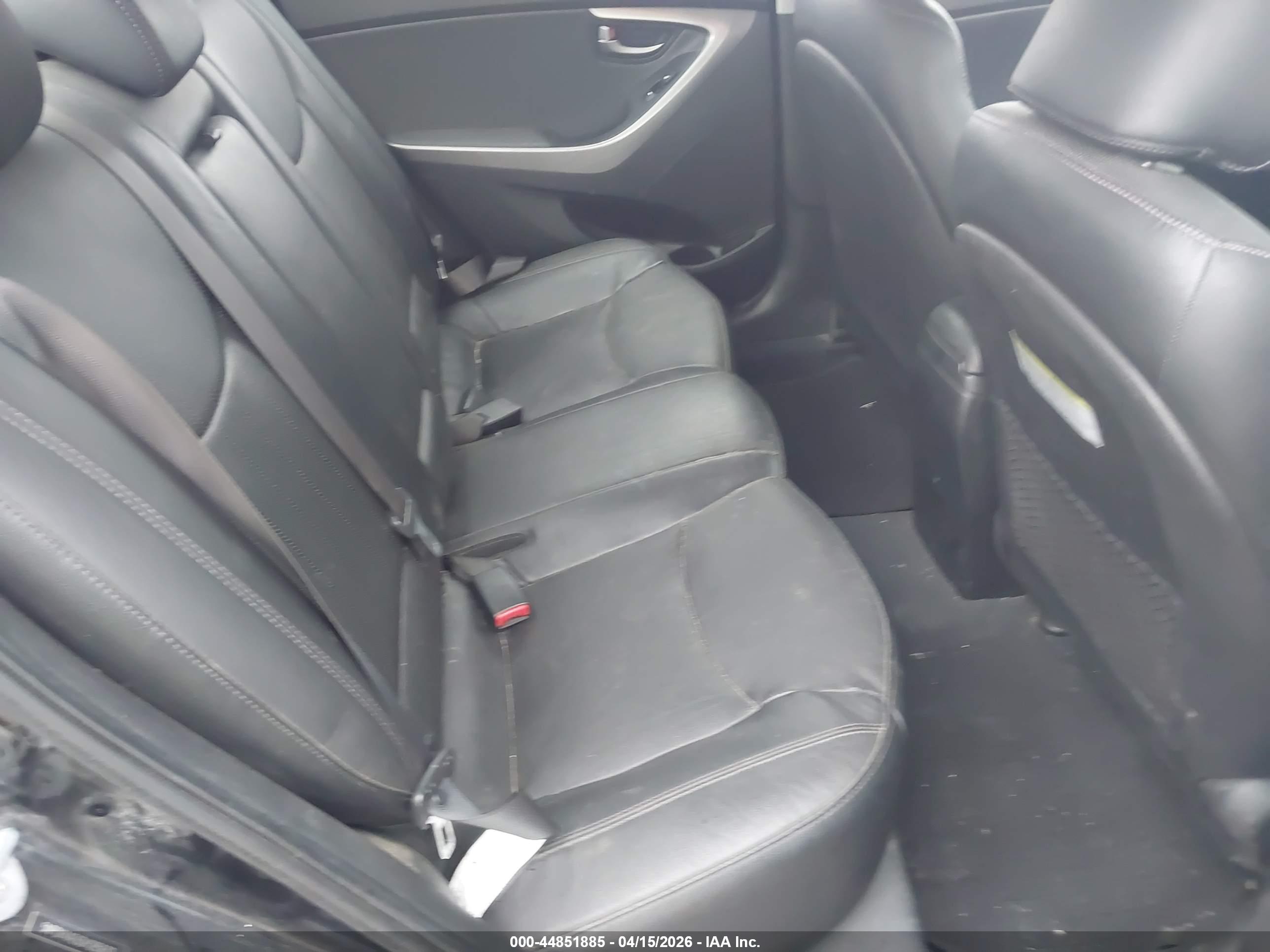 HYUNDAI ELANTRA image 8