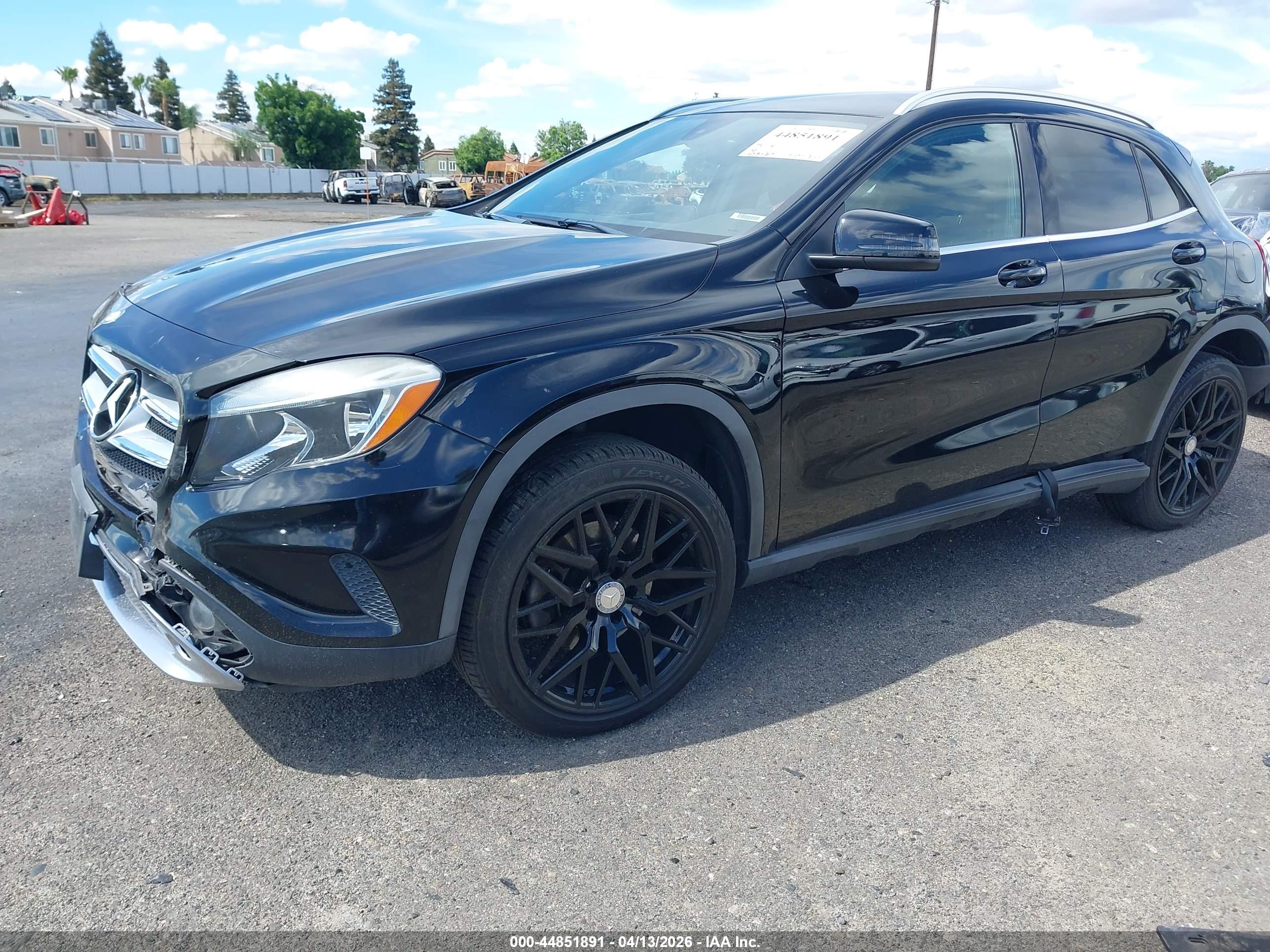 MERCEDES-BENZ GLA image 2
