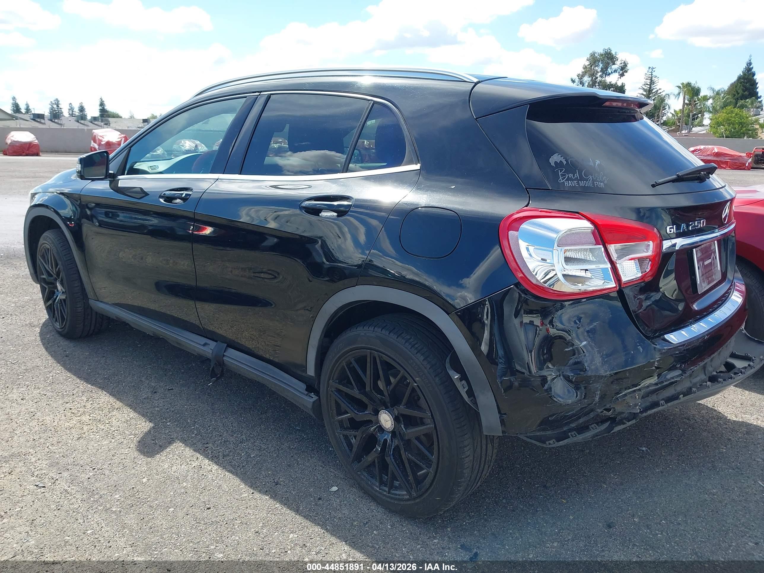 MERCEDES-BENZ GLA image 3