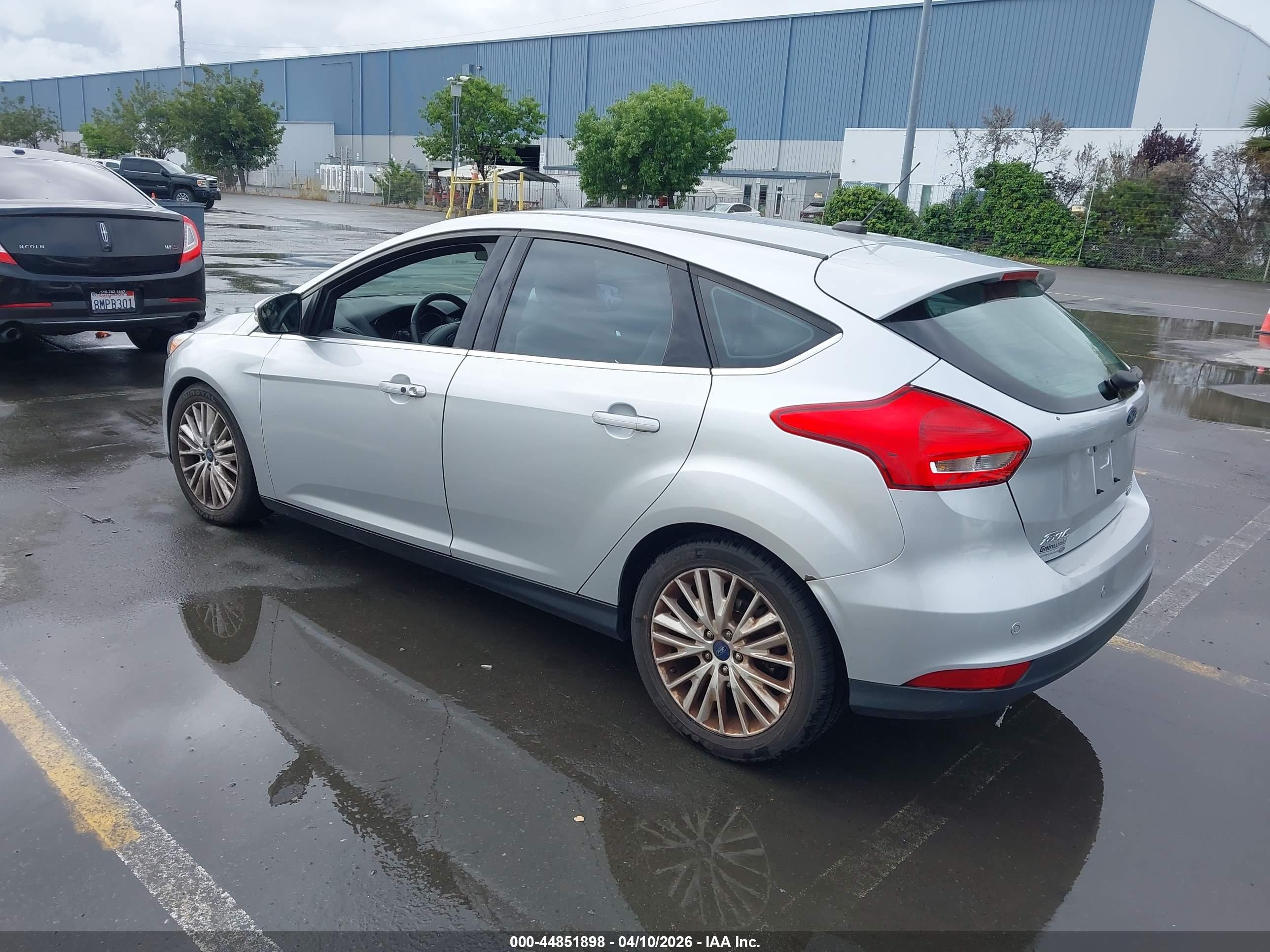 FORD FOCUS image 3