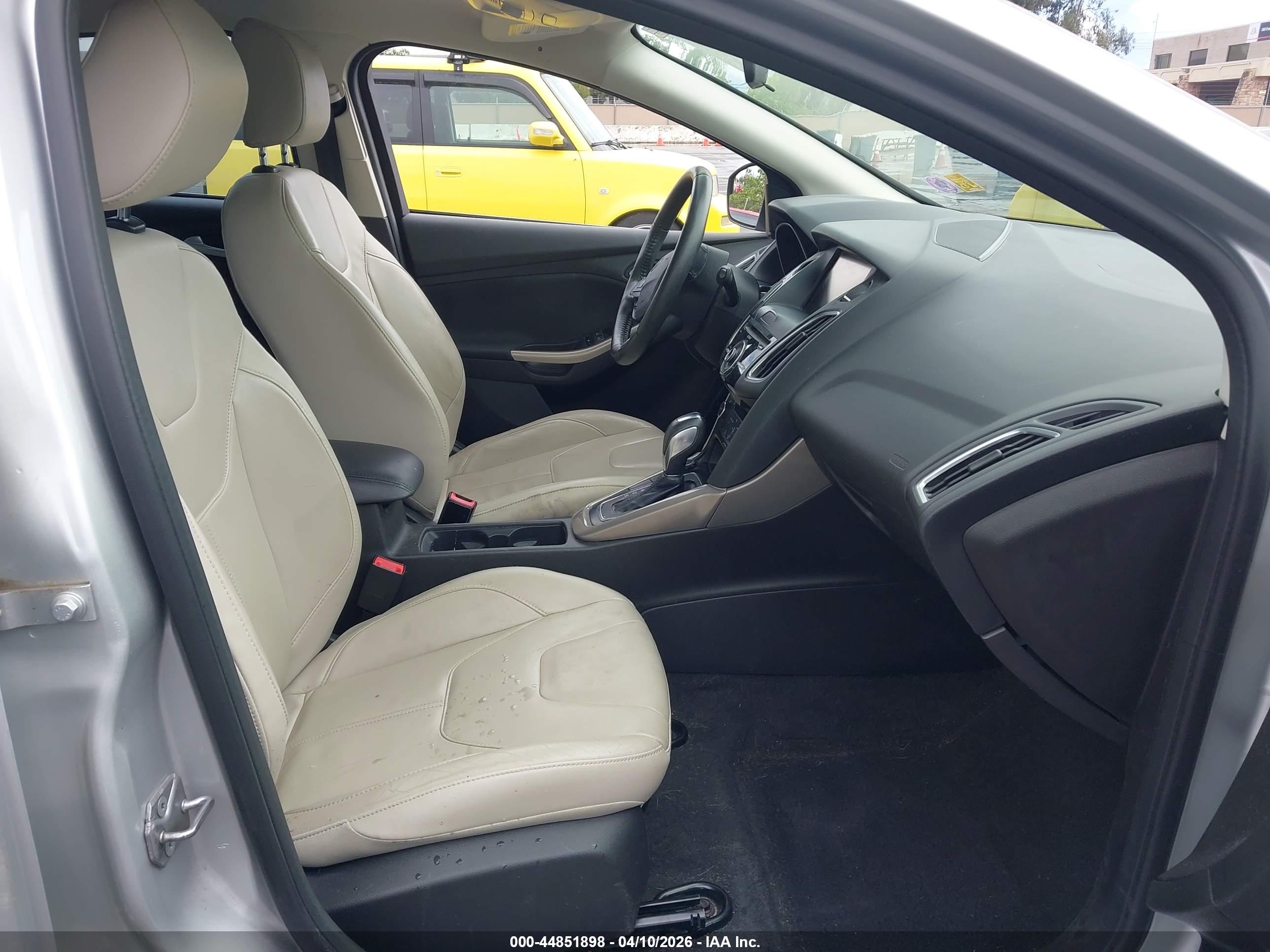 FORD FOCUS image 5