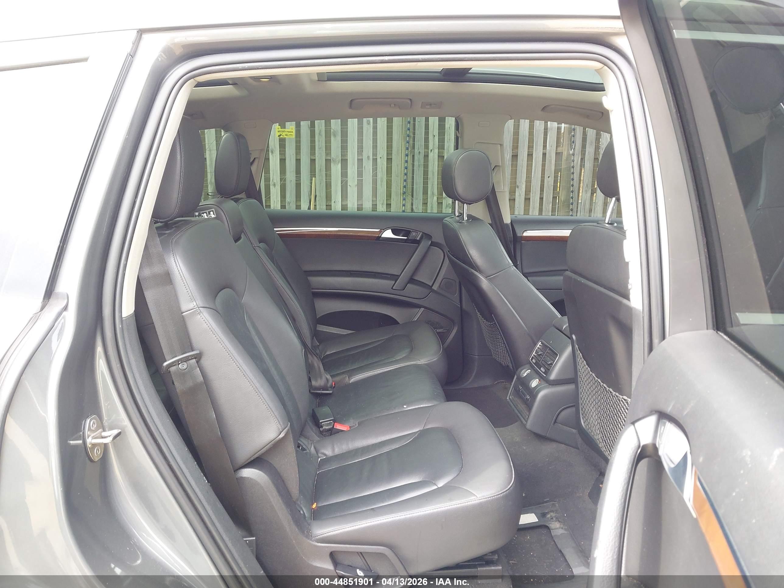 AUDI Q7 image 8