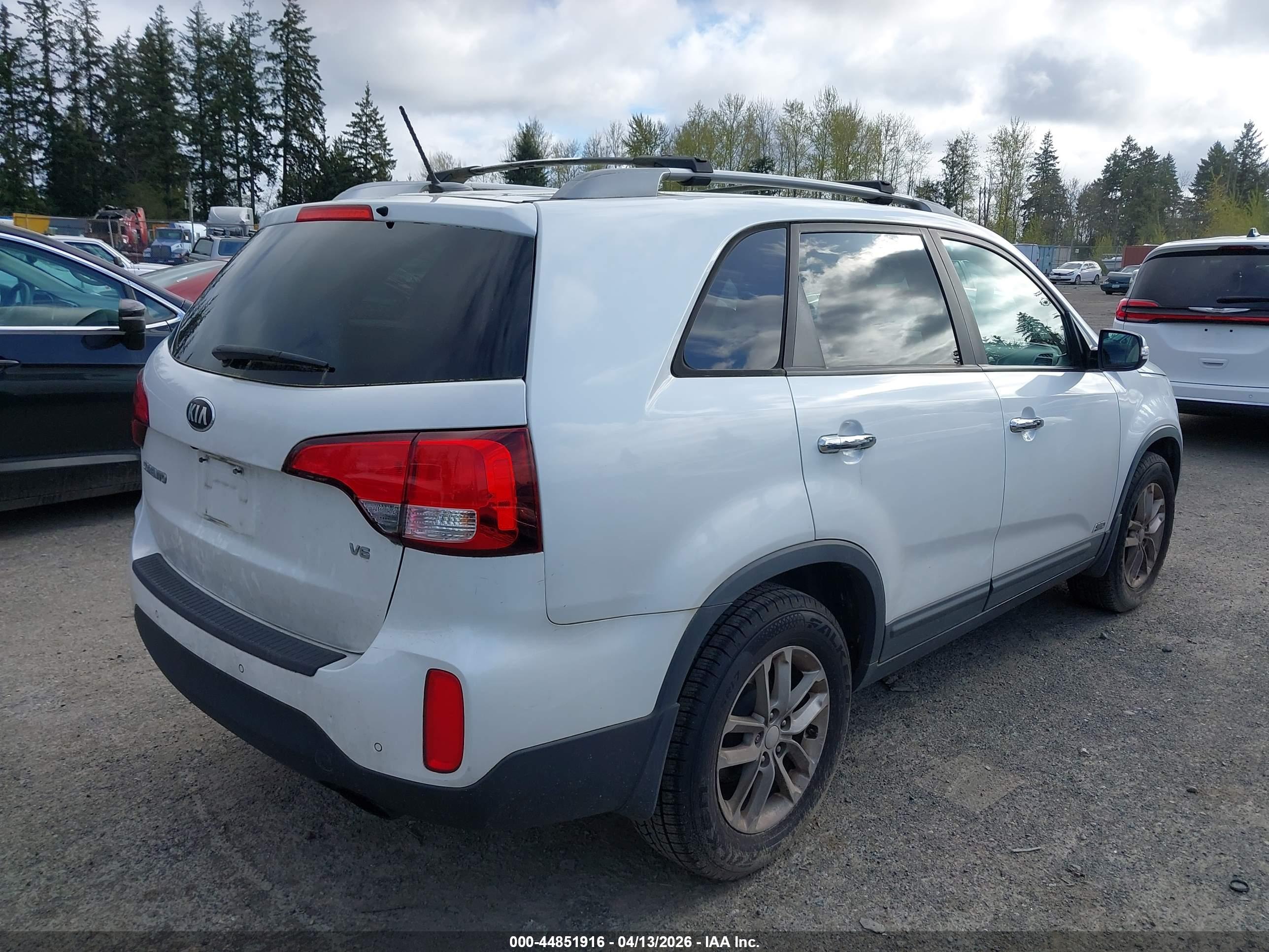 KIA SORENTO image 4