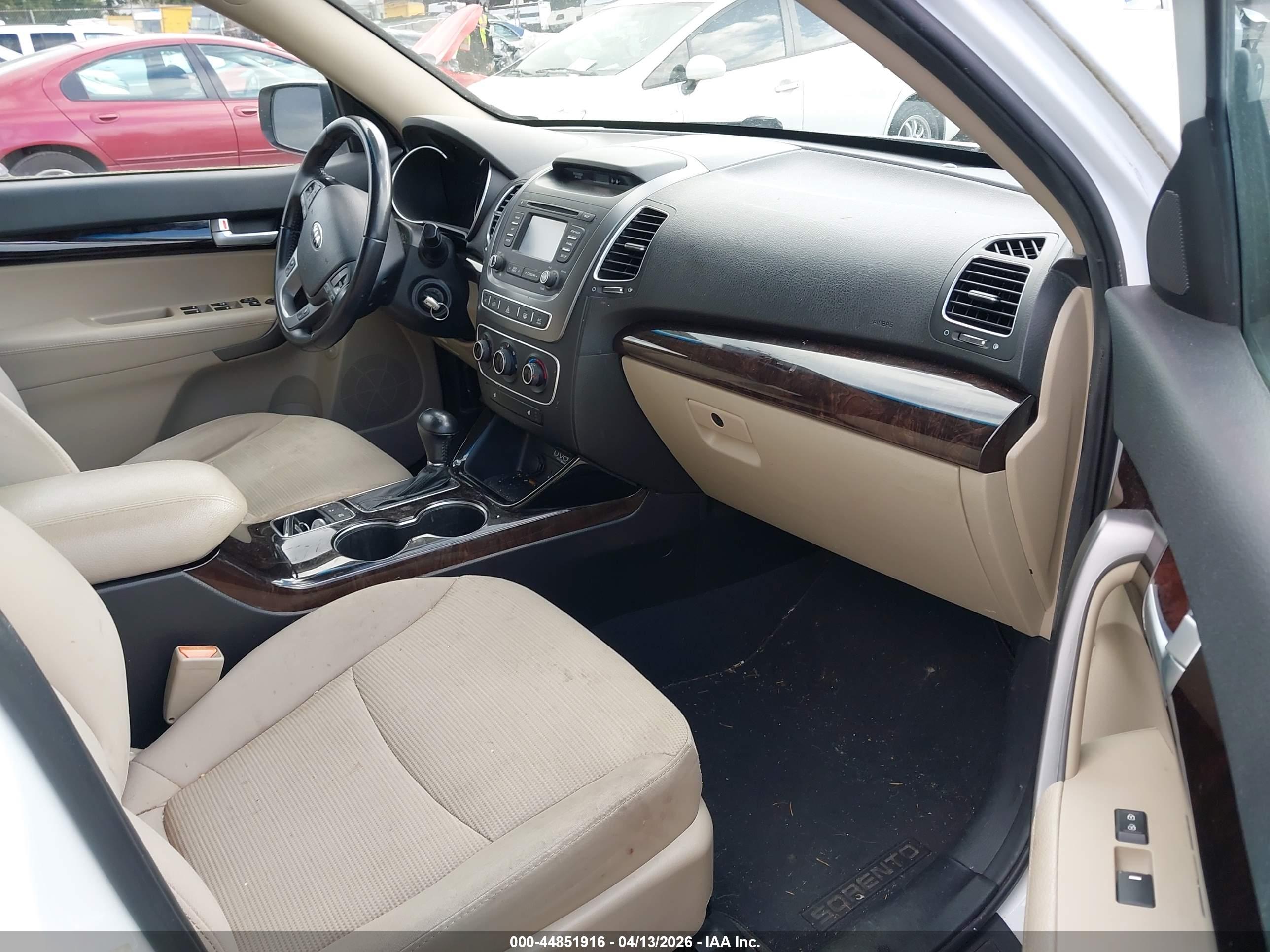 KIA SORENTO image 5
