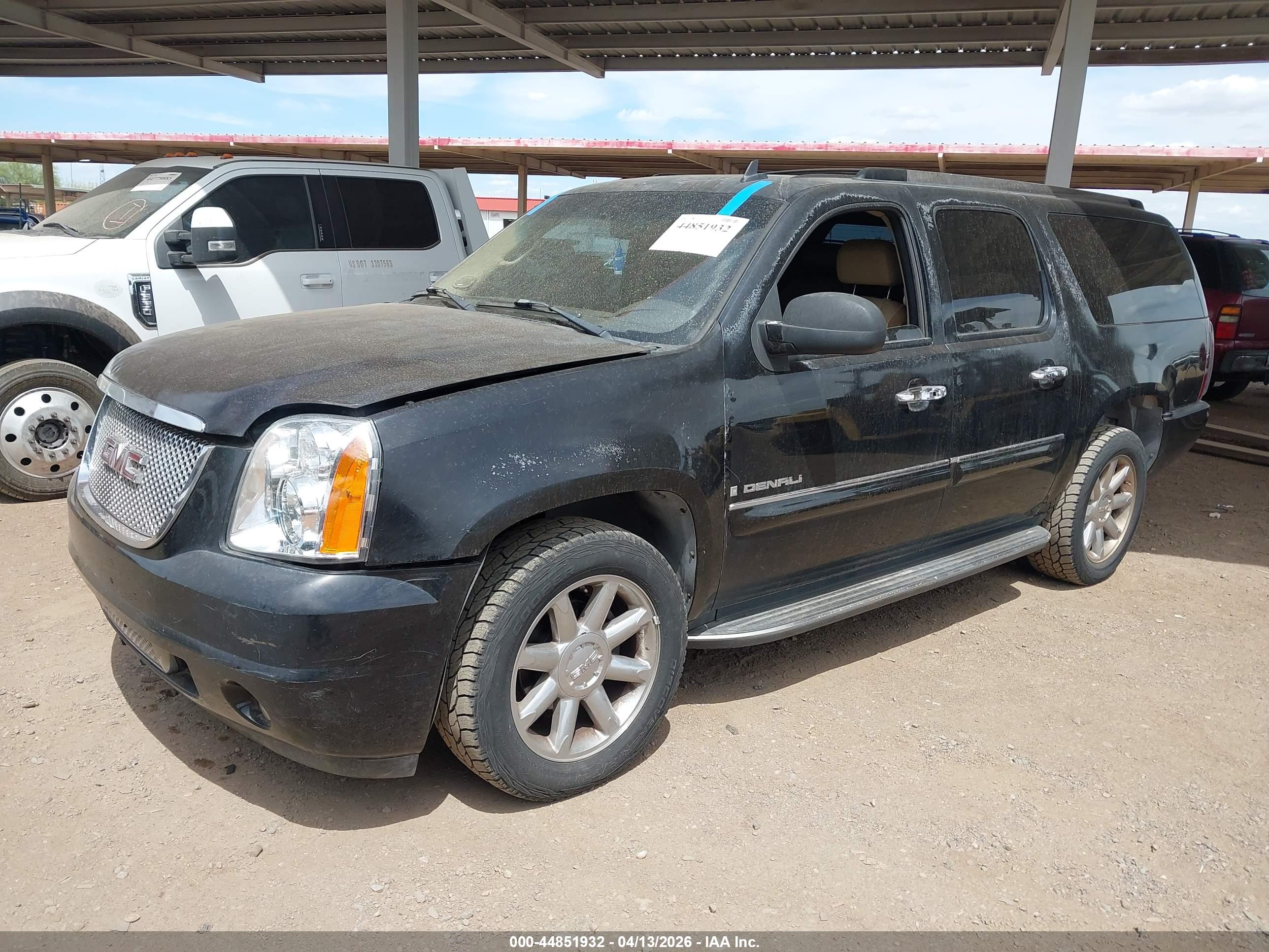 GMC YUKON image 2