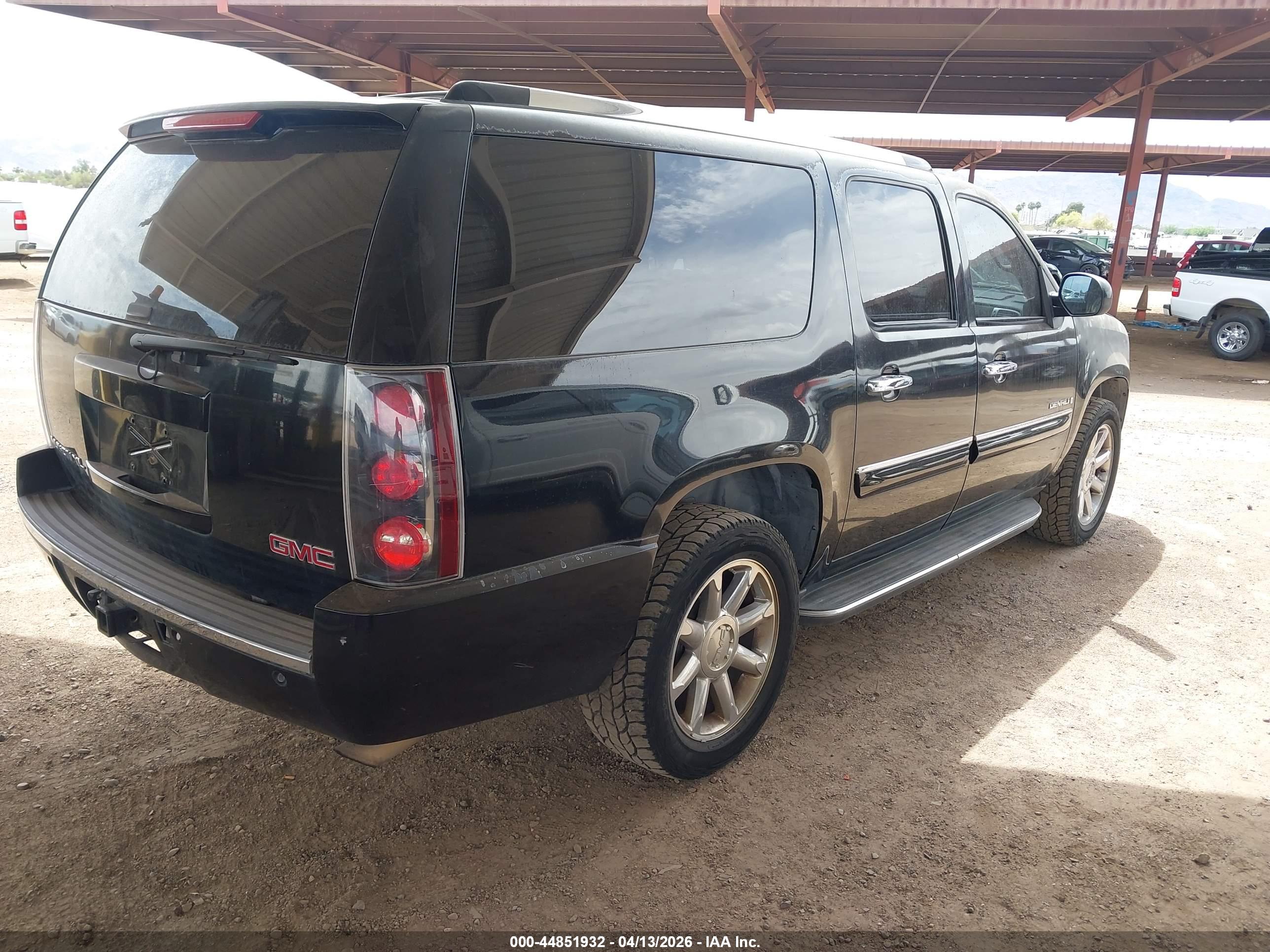 GMC YUKON image 4