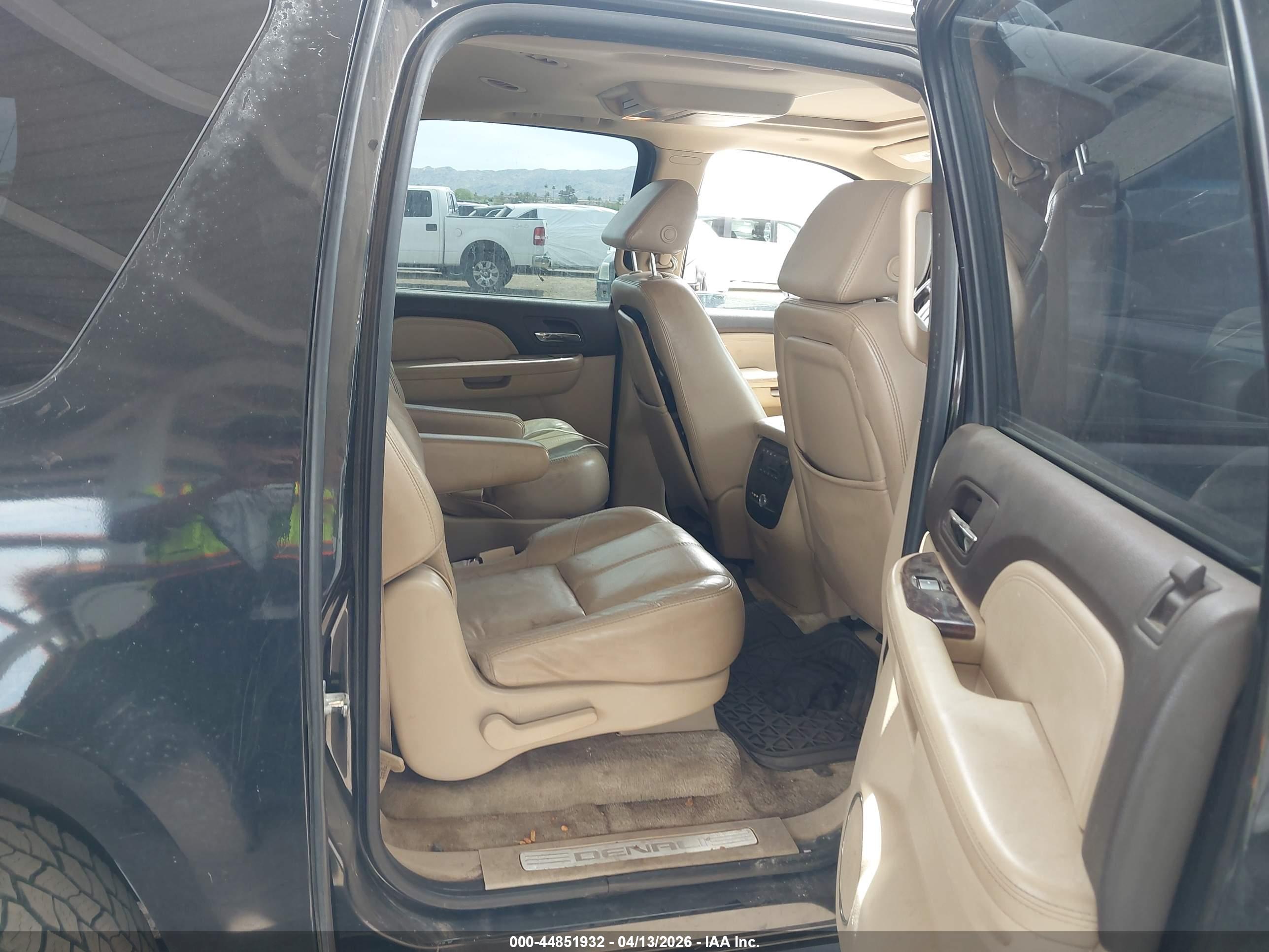 GMC YUKON image 8