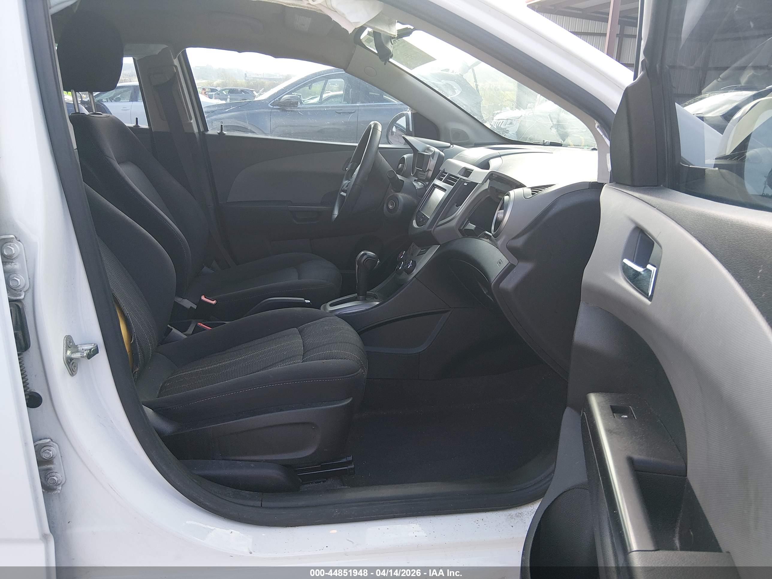 CHEVROLET SONIC image 5