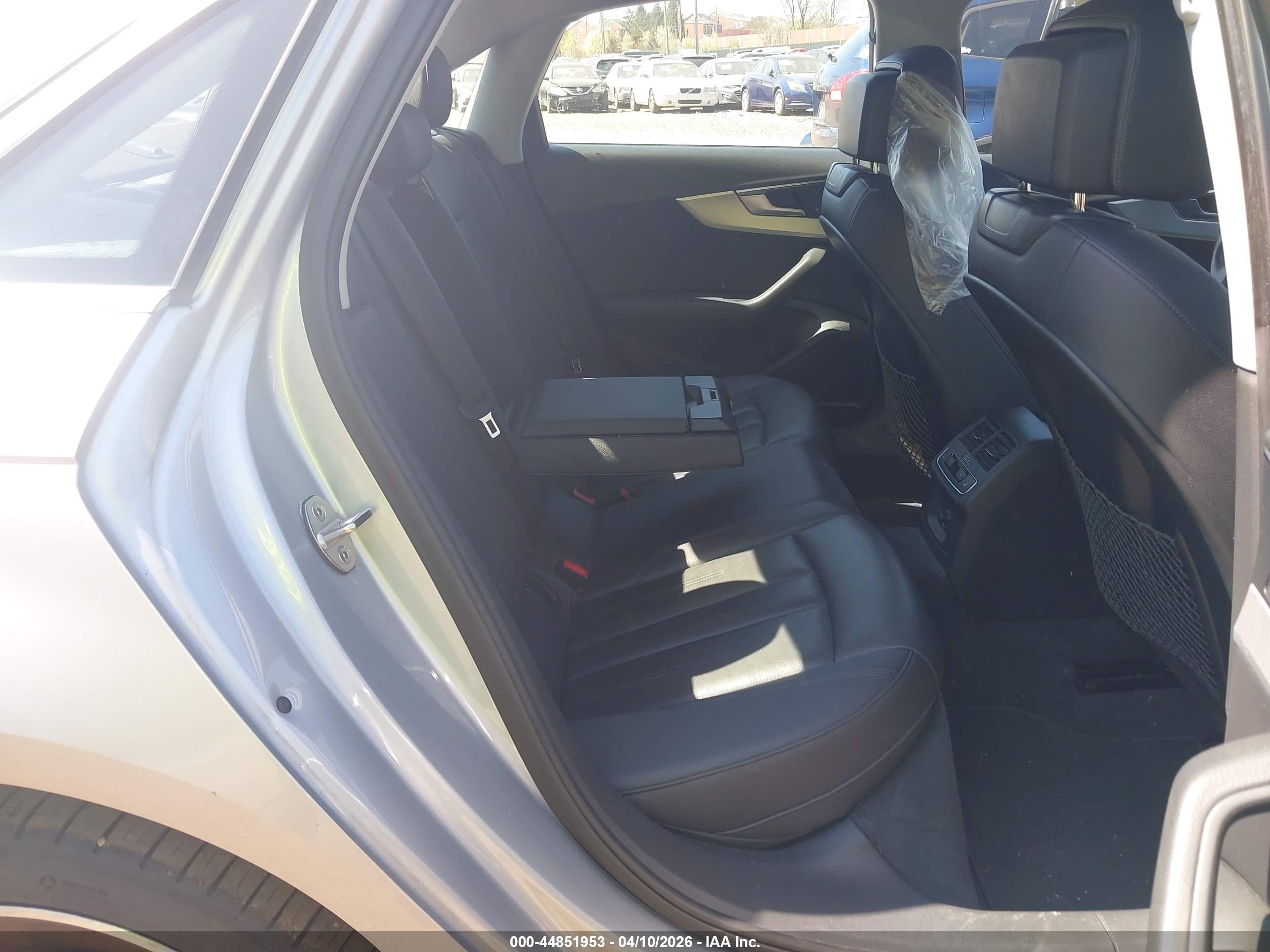 AUDI A4 image 8