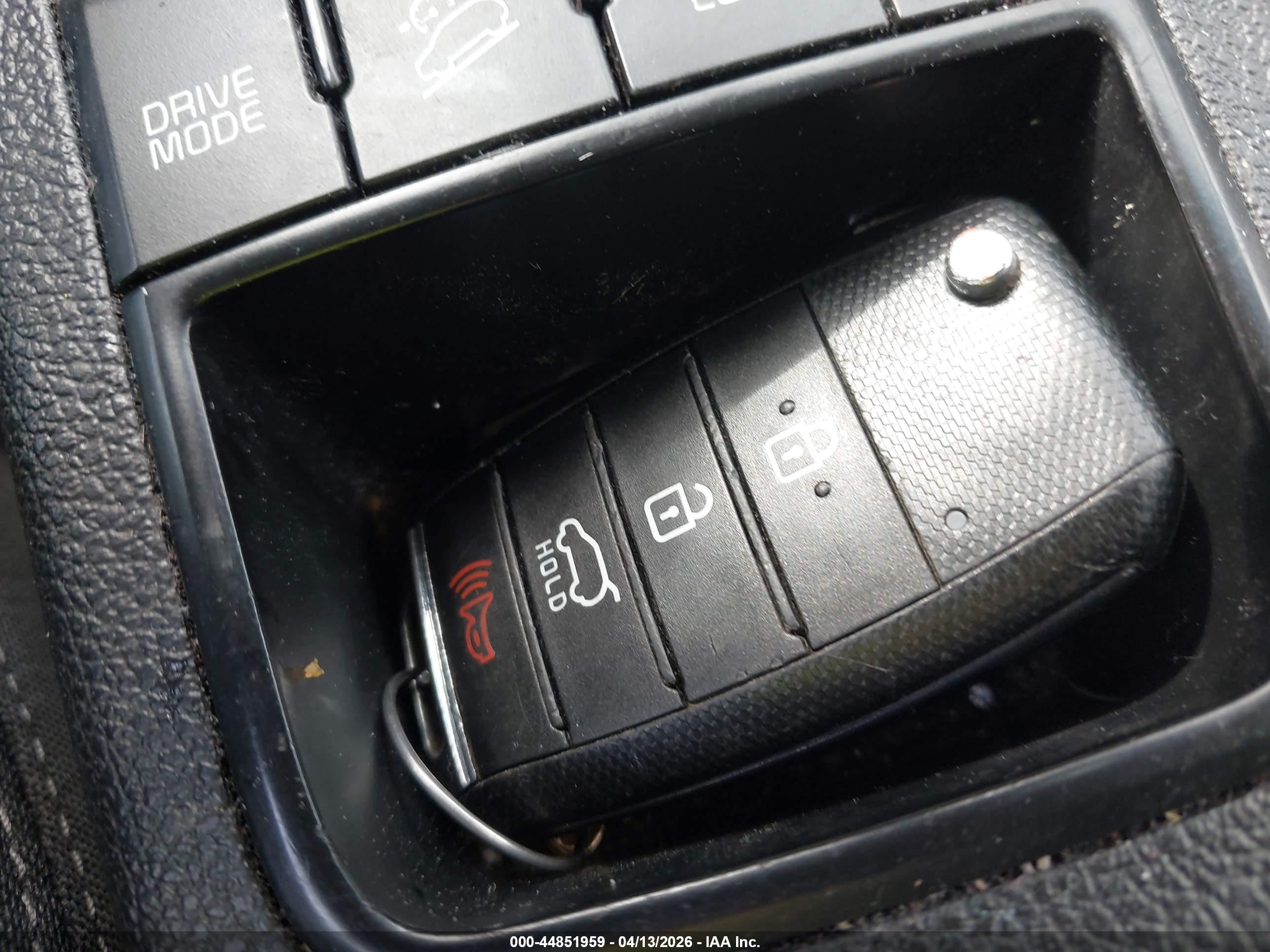 KIA SPORTAGE image 11