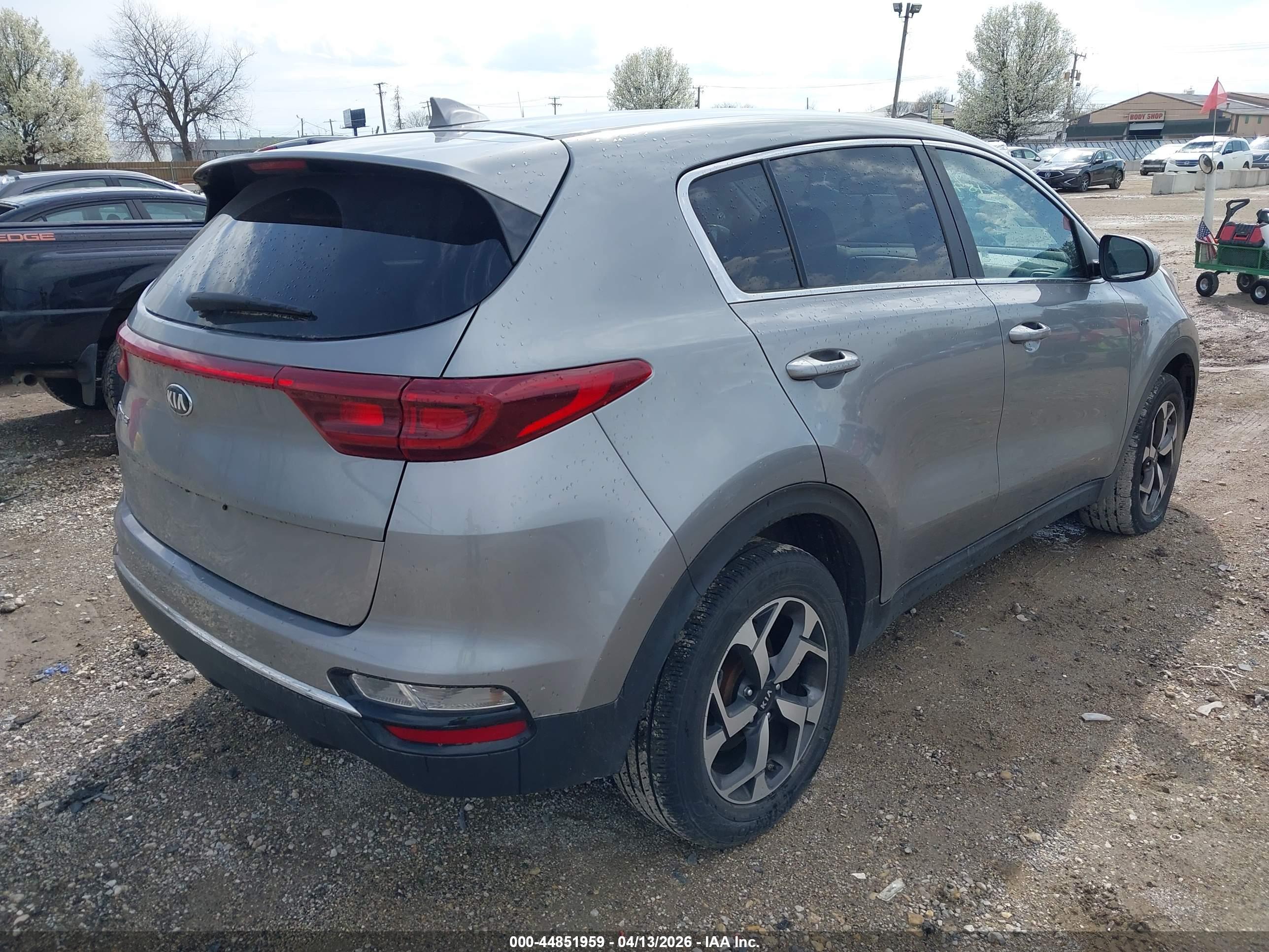 KIA SPORTAGE image 4