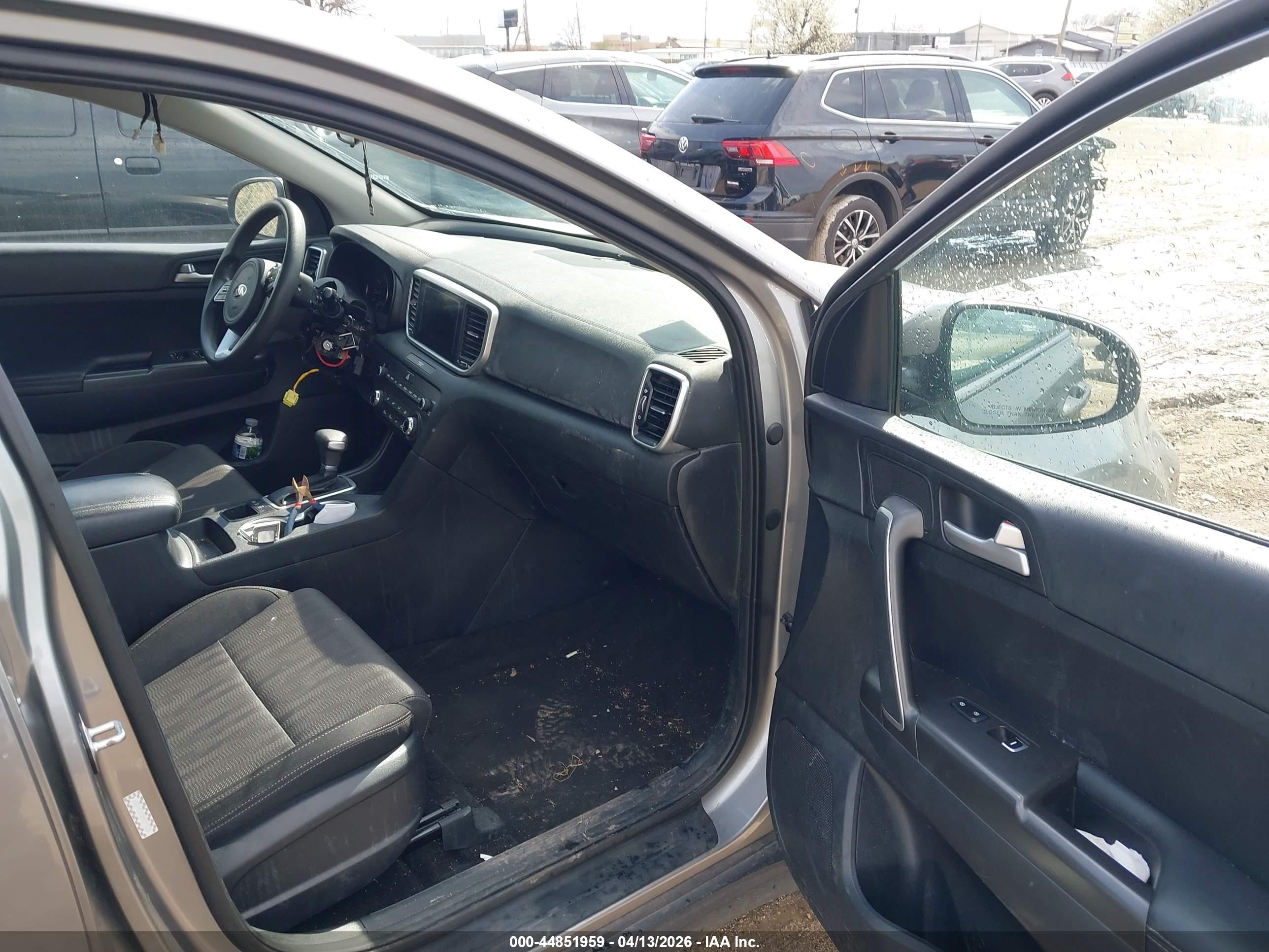 KIA SPORTAGE image 5