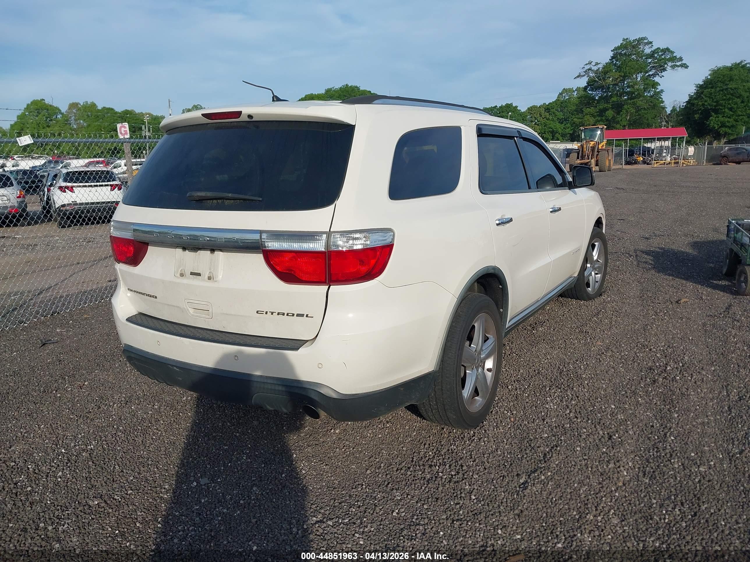 DODGE DURANGO image 4