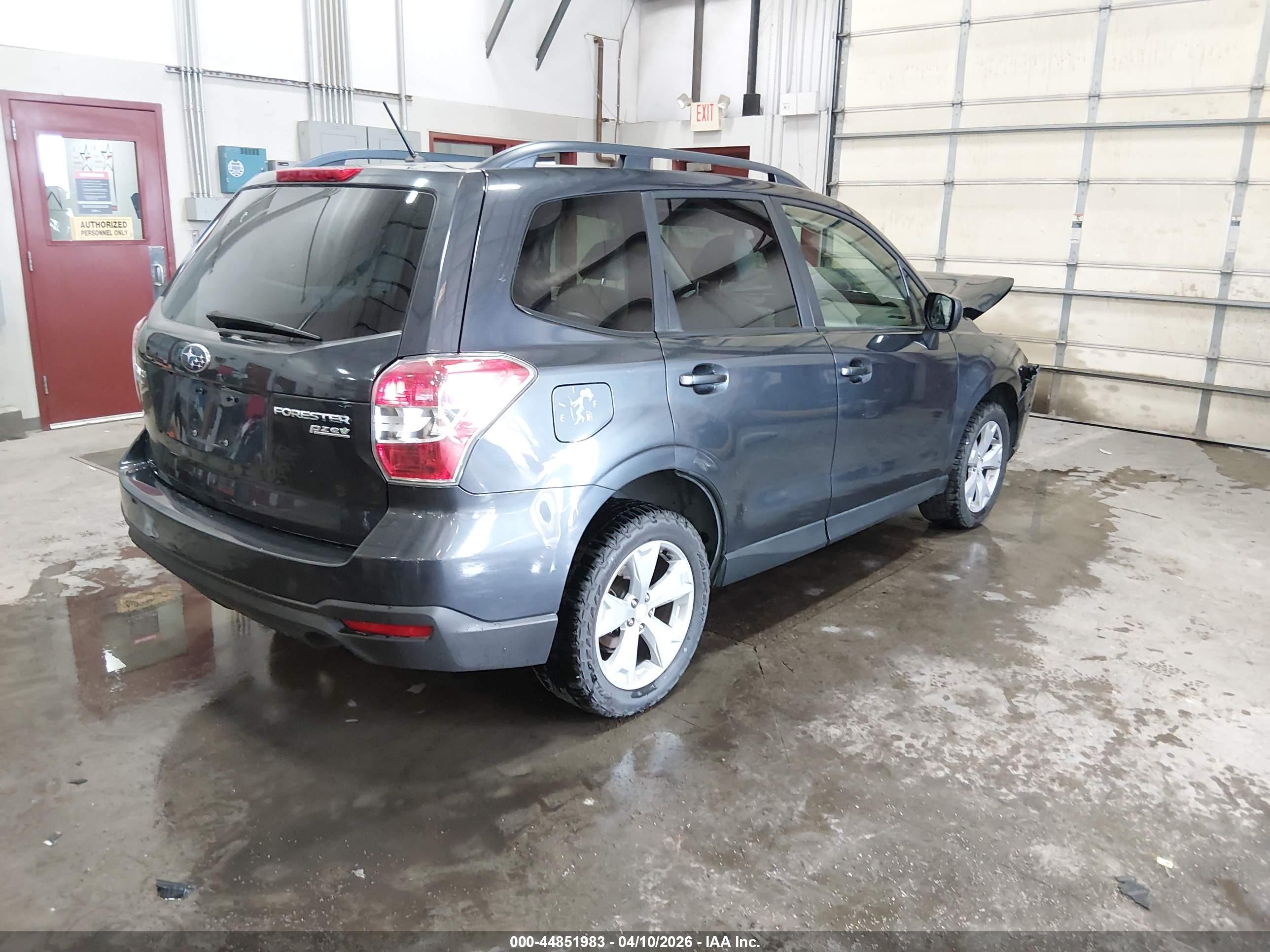 SUBARU FORESTER image 4