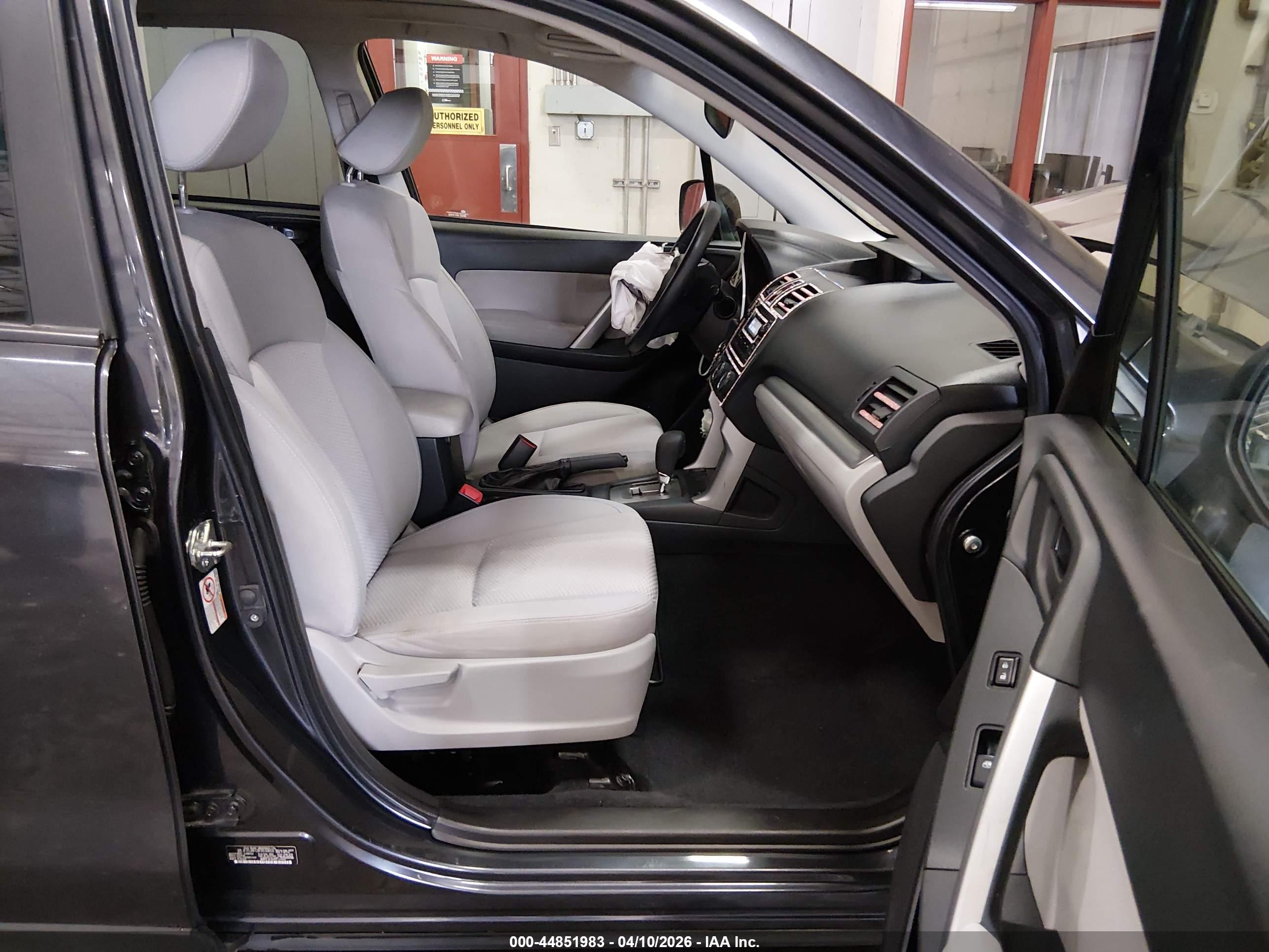 SUBARU FORESTER image 5