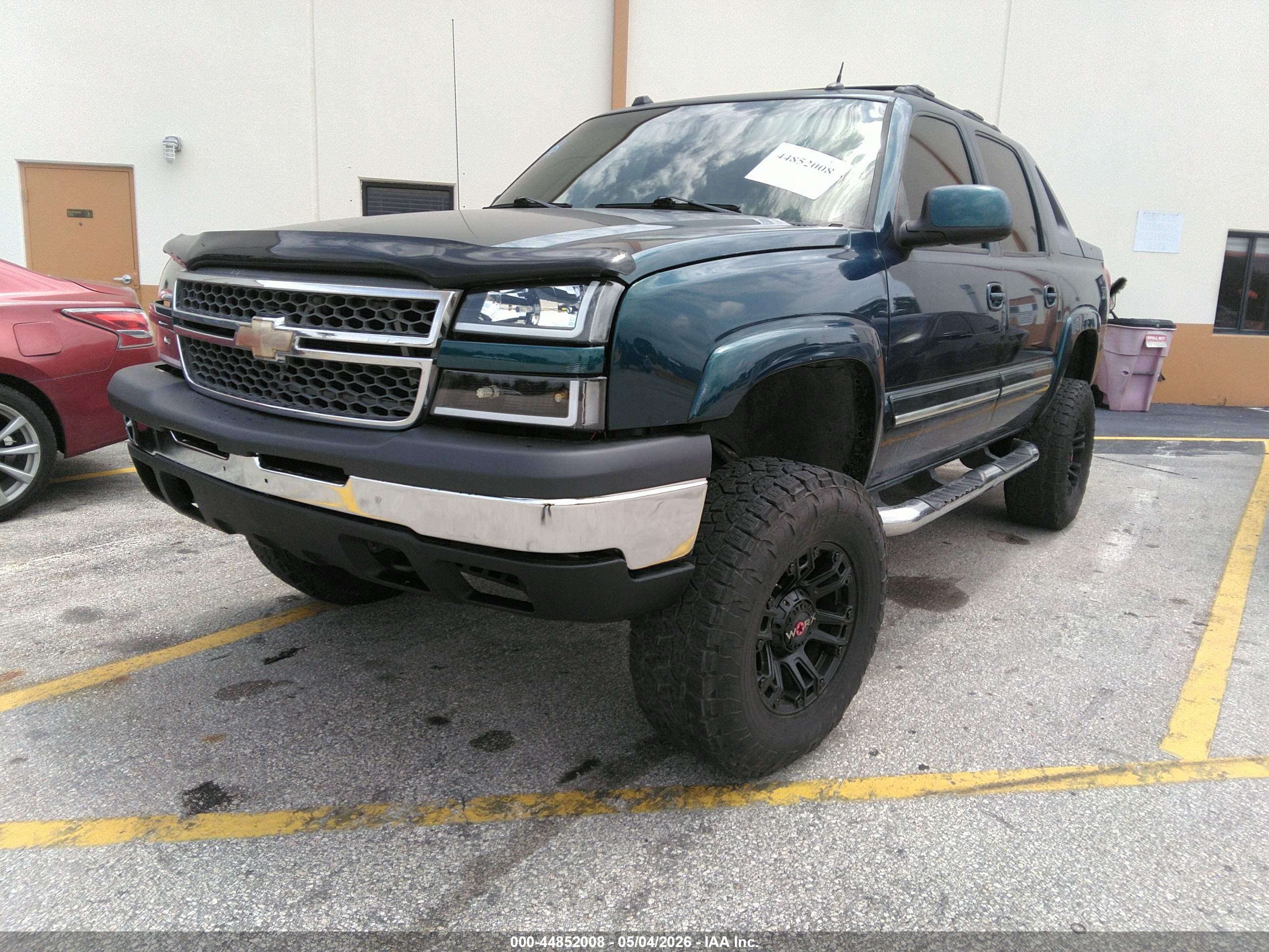 CHEVROLET AVALANCHE image 2