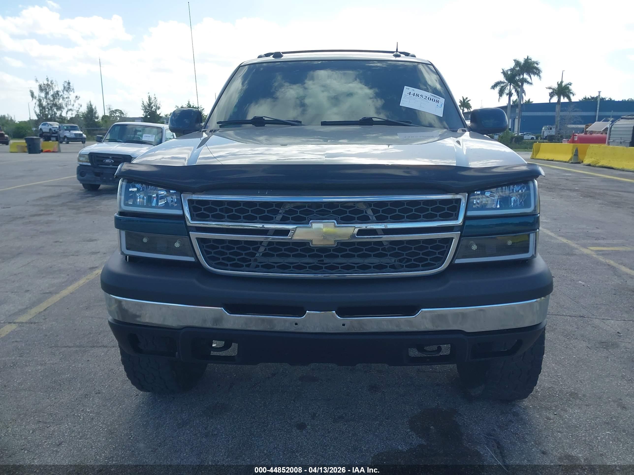 CHEVROLET AVALANCHE image 6